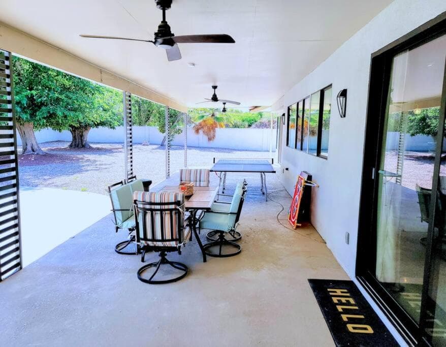 Prime Location! Hidden Oasis 4 BR 10 min to Strip featured exterior or lobby in Las Vegas, NV — similar hotel