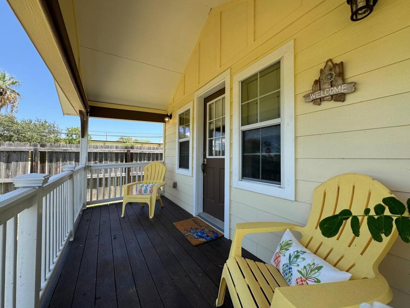 A Wave From It All interior in Aransas Pass, TX — gallery photo 2