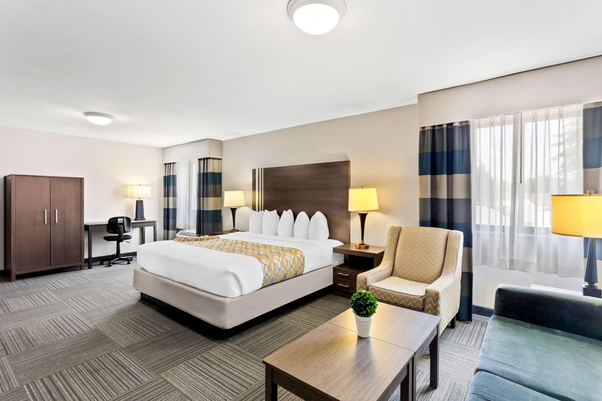 Best Western Naperville Inn gallery photo in Naperville, IL — image 4