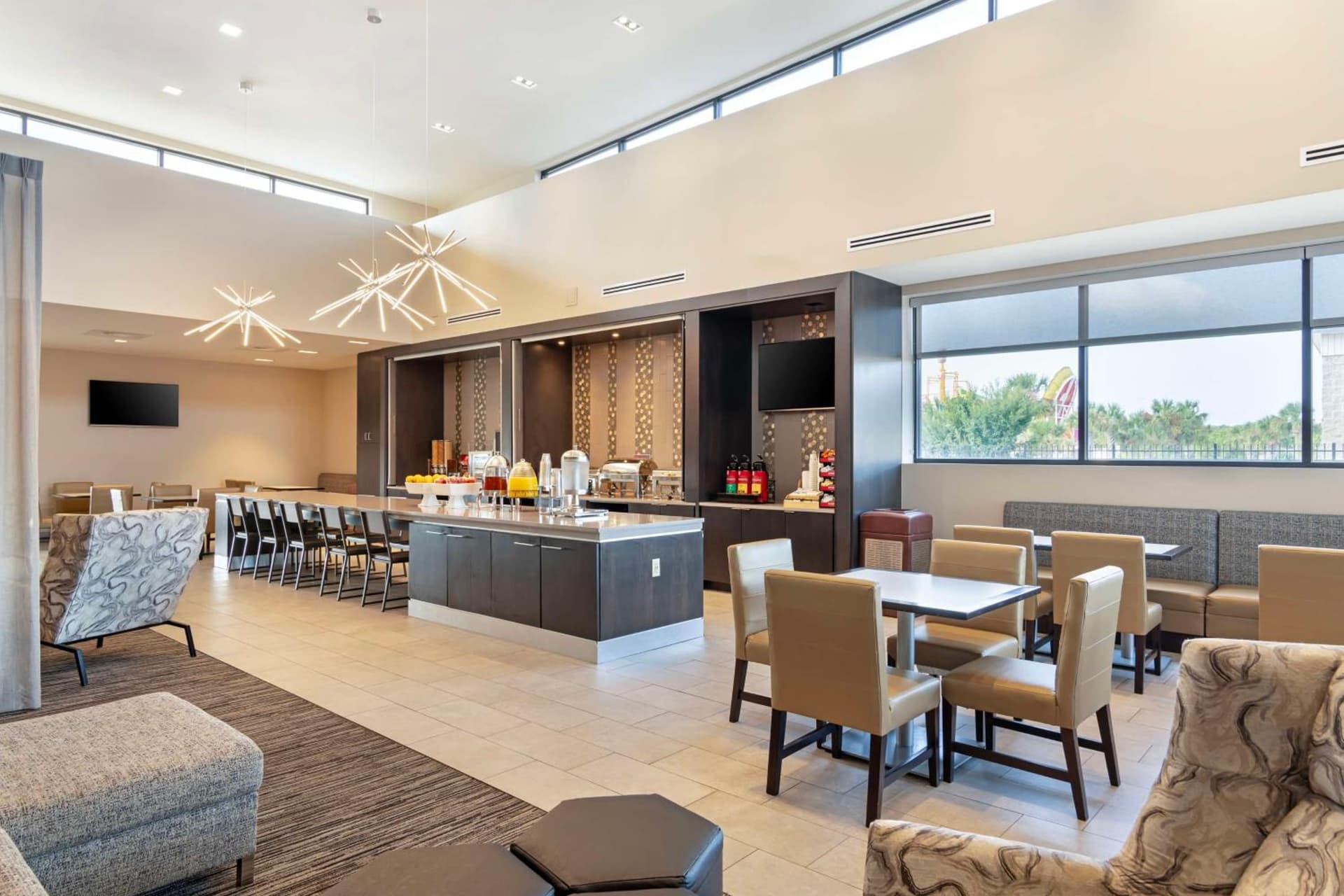 Best Western Plus Executive Residency Rigby's Water World Hotel gallery photo in Warner Robins, GA — image 32
