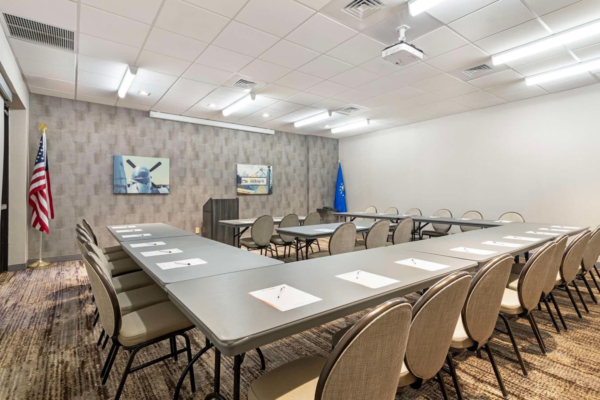 Best Western Plus Executive Residency Rigby's Water World Hotel gallery photo in Warner Robins, GA — image 19