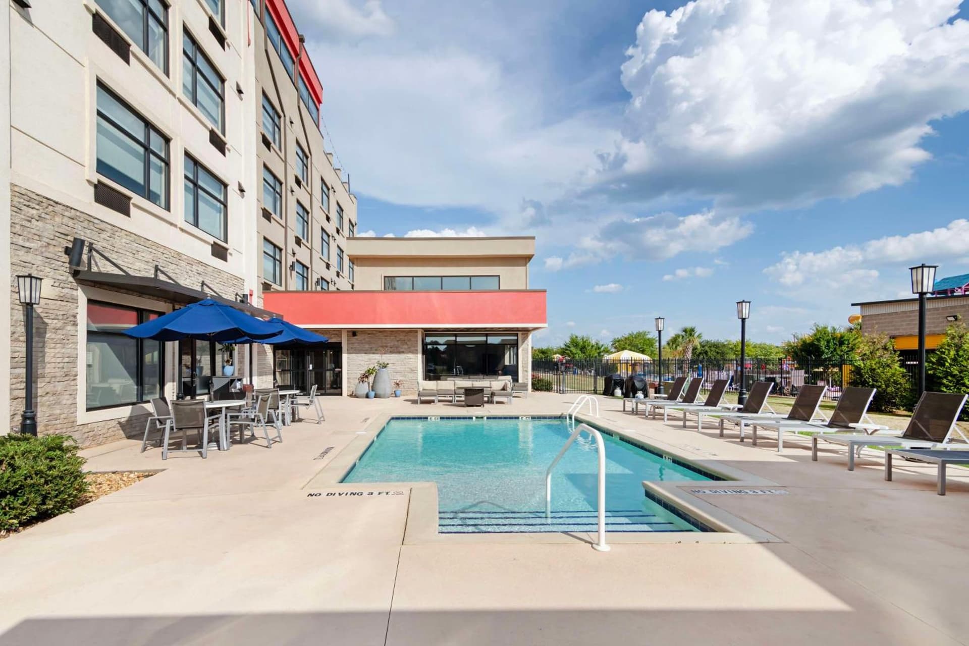 Best Western Plus Executive Residency Rigby's Water World Hotel gallery photo in Warner Robins, GA — image 17