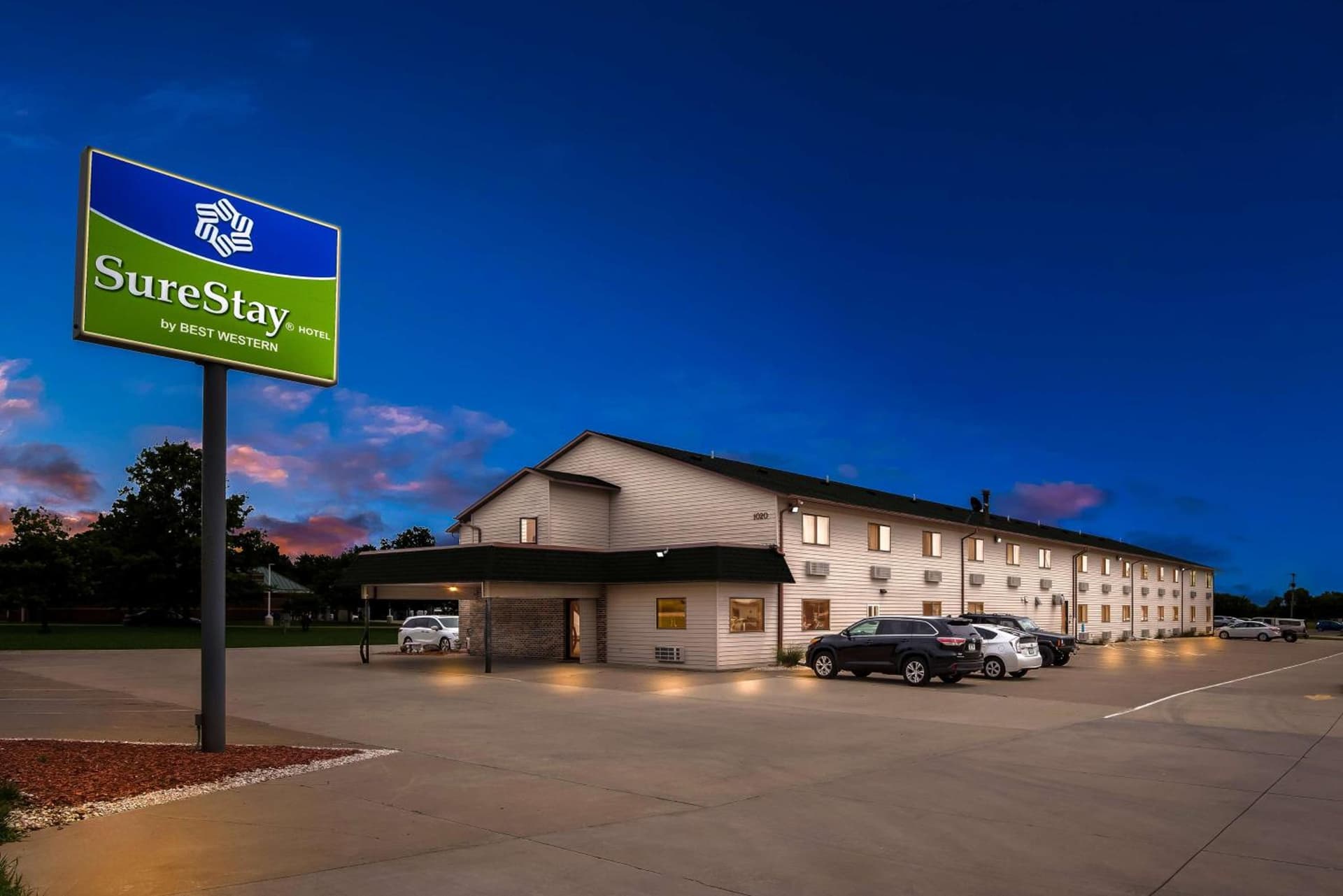 SureStay Hotel by Best Western Manchester — hotel in Manchester, Iowa
