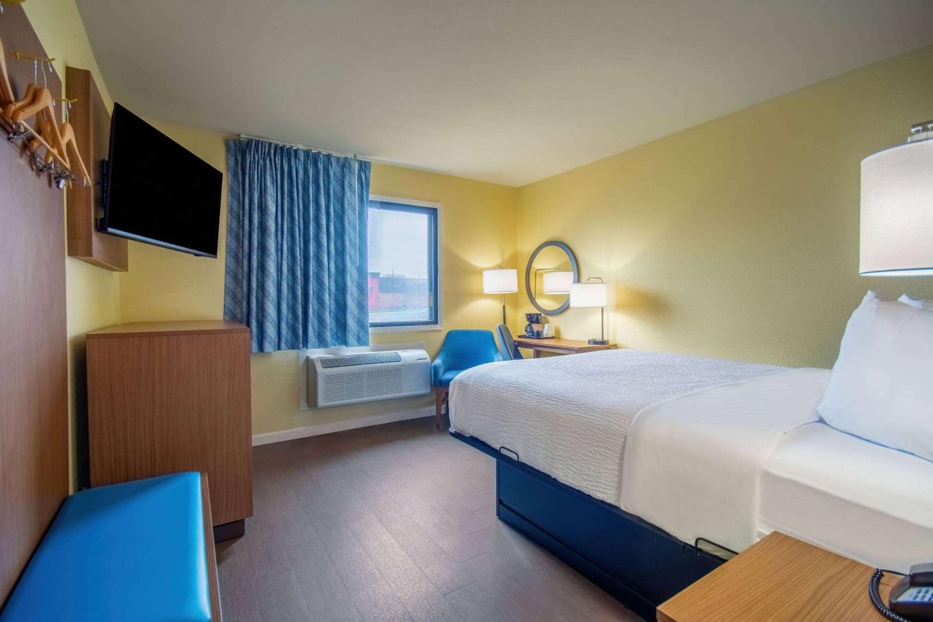 Days Inn & Suites by Wyndham Waterloo gallery photo in Waterloo, IA — image 18