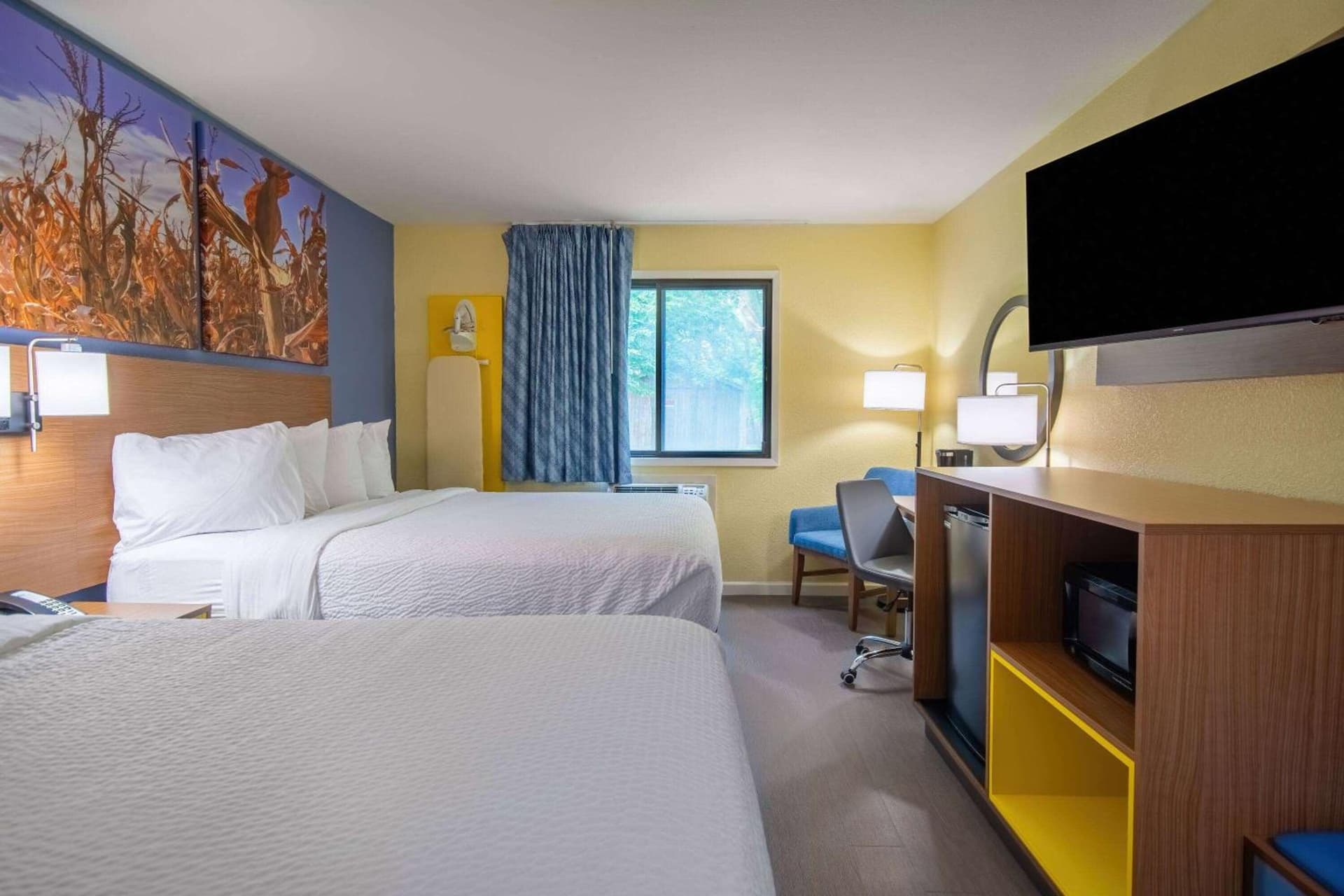 Days Inn & Suites by Wyndham Waterloo gallery photo in Waterloo, IA — image 12