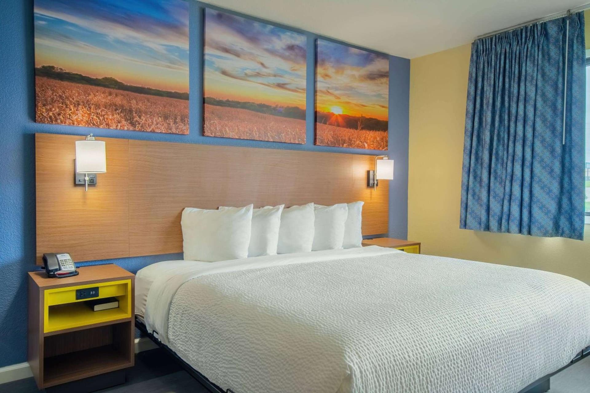 Days Inn & Suites by Wyndham Waterloo gallery photo in Waterloo, IA — image 13