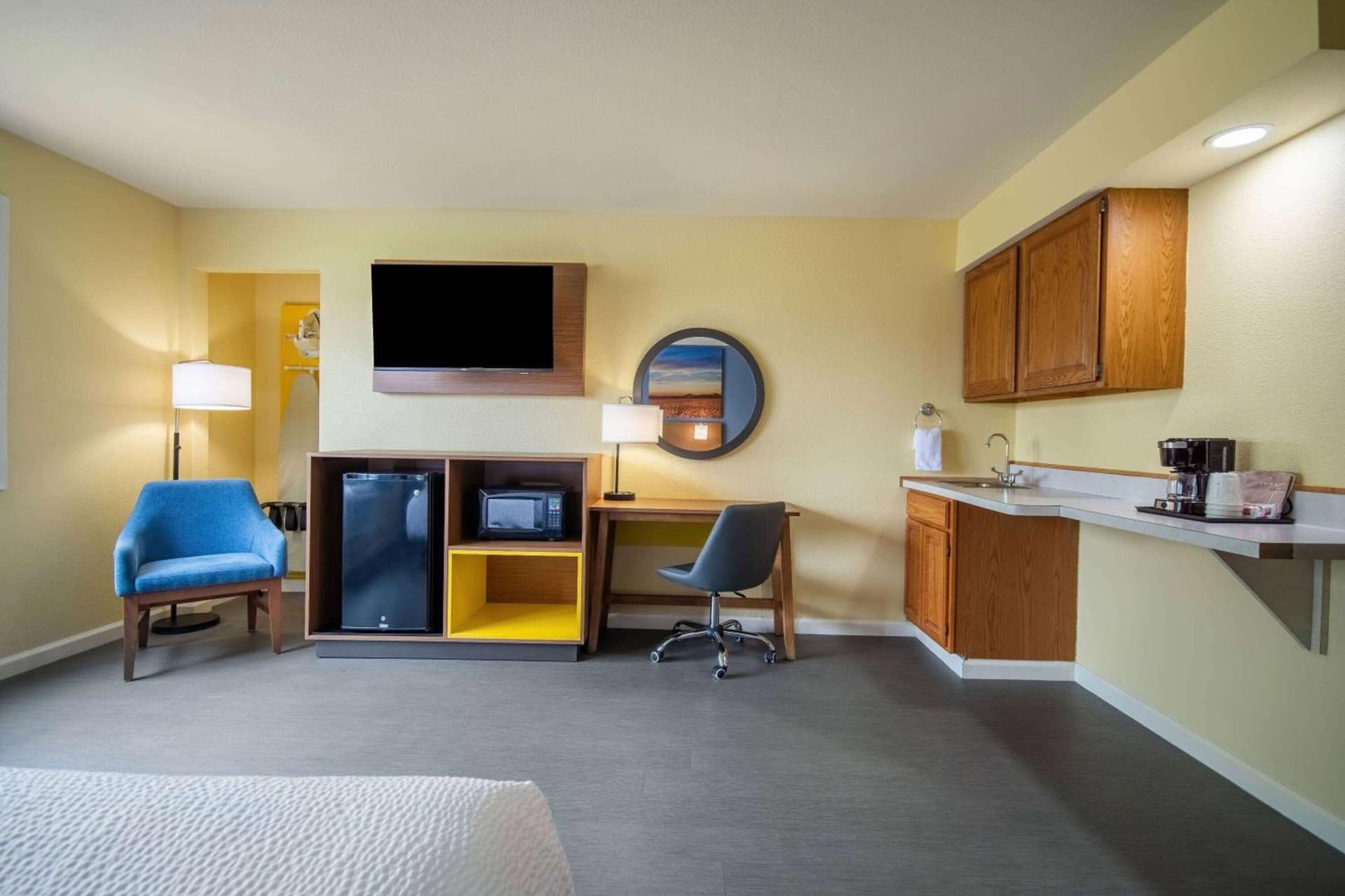 Days Inn & Suites by Wyndham Waterloo gallery photo in Waterloo, IA — image 30