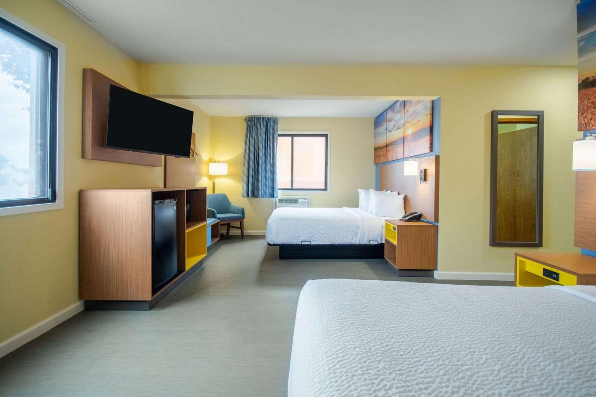 Days Inn & Suites by Wyndham Waterloo gallery photo in Waterloo, IA — image 23
