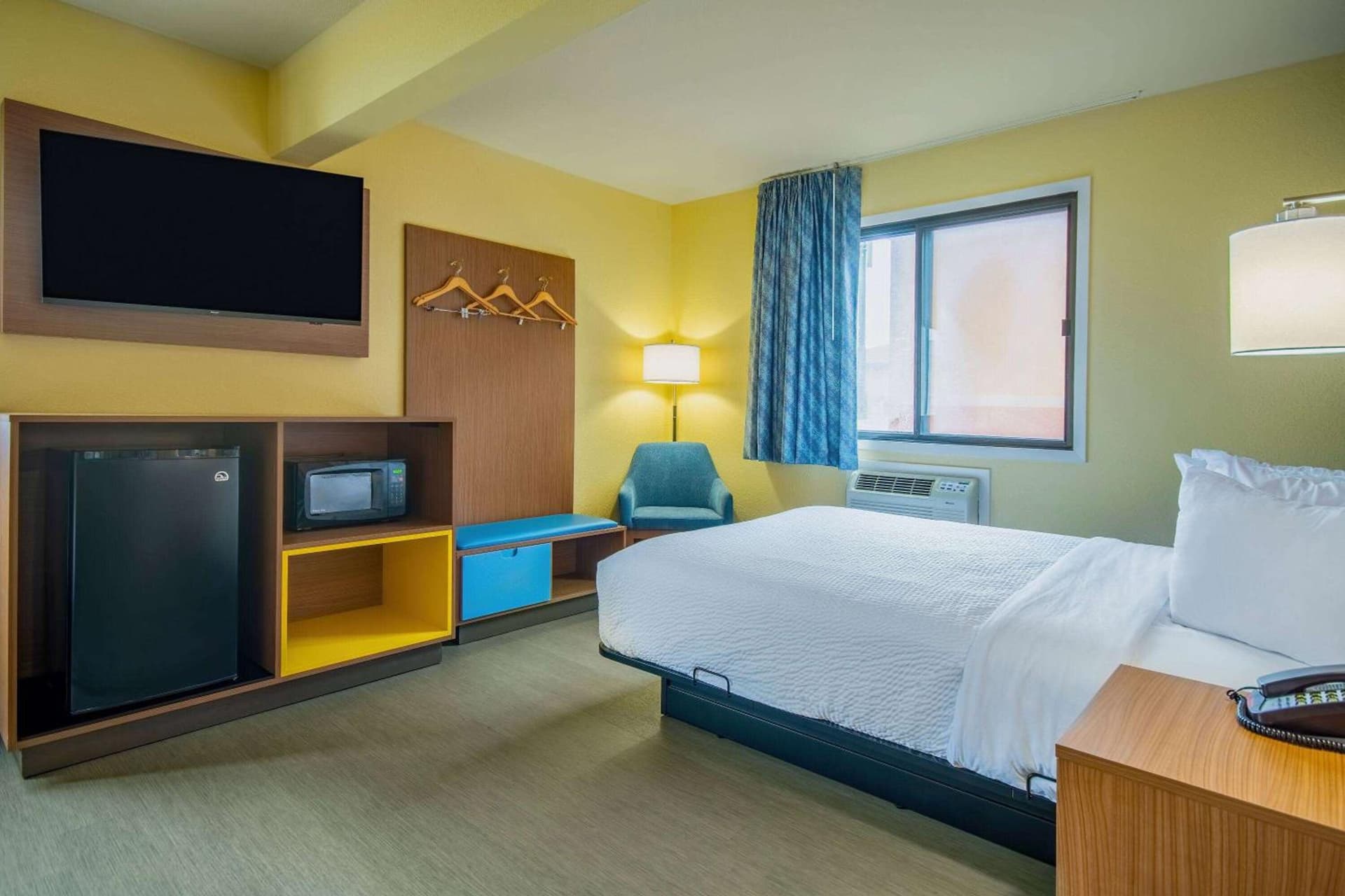 Days Inn & Suites by Wyndham Waterloo gallery photo in Waterloo, IA — image 17