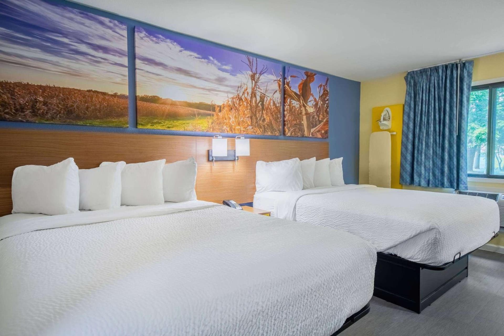 Days Inn & Suites by Wyndham Waterloo gallery photo in Waterloo, IA — image 54