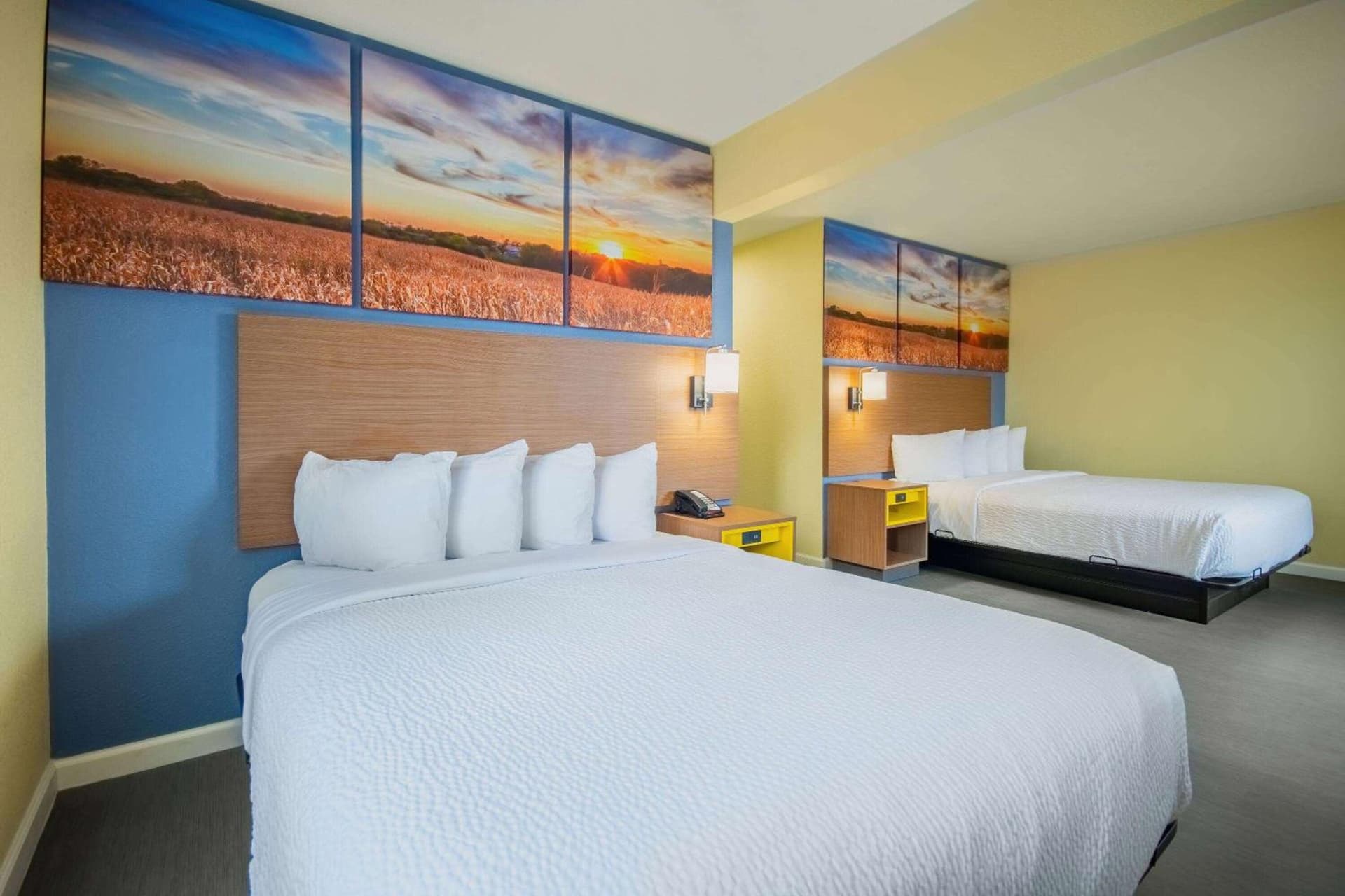 Days Inn & Suites by Wyndham Waterloo gallery photo in Waterloo, IA — image 15