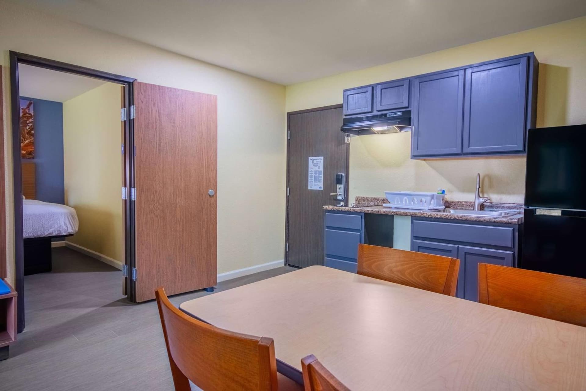 Days Inn & Suites by Wyndham Waterloo gallery photo in Waterloo, IA — image 38