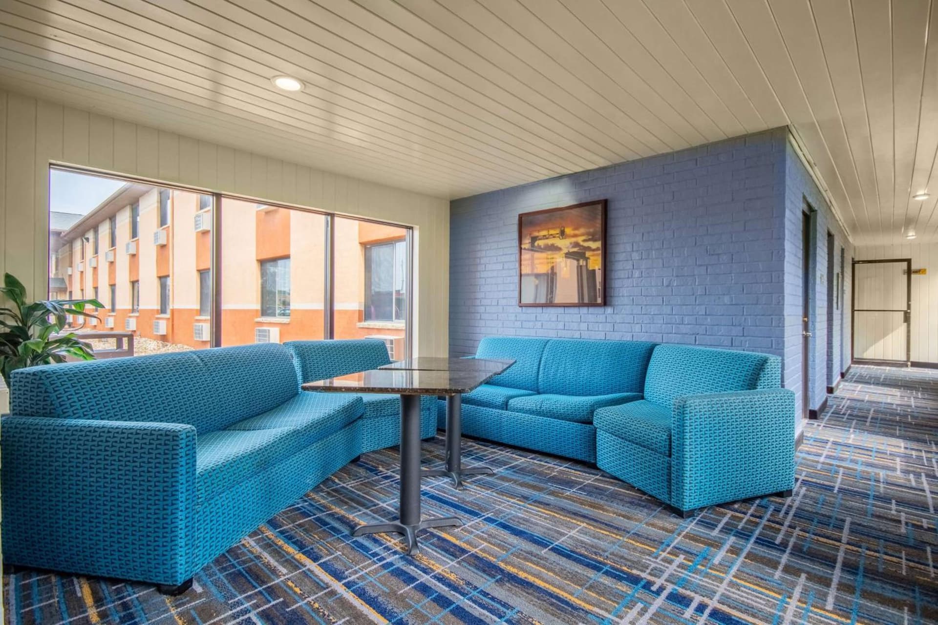 Days Inn & Suites by Wyndham Waterloo gallery photo in Waterloo, IA — image 51