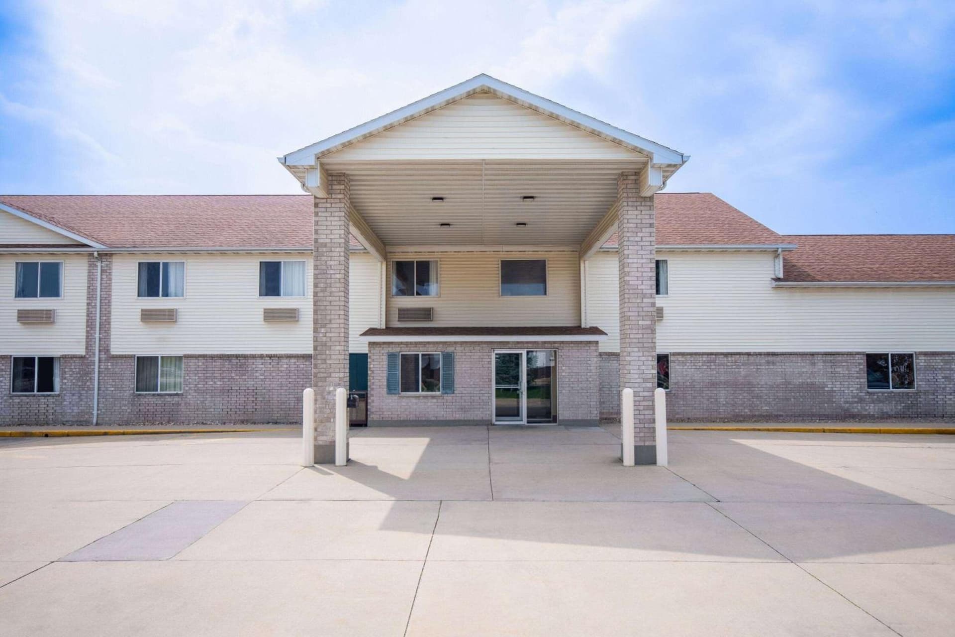 Days Inn by Wyndham Evansdale Waterloo gallery photo in Evansdale, IA — image 45