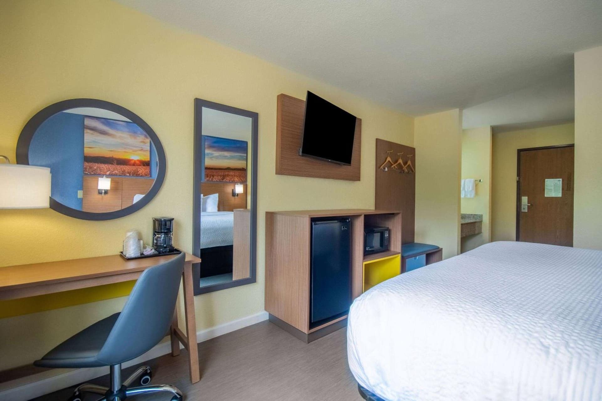 Days Inn by Wyndham Evansdale Waterloo gallery photo in Evansdale, IA — image 13