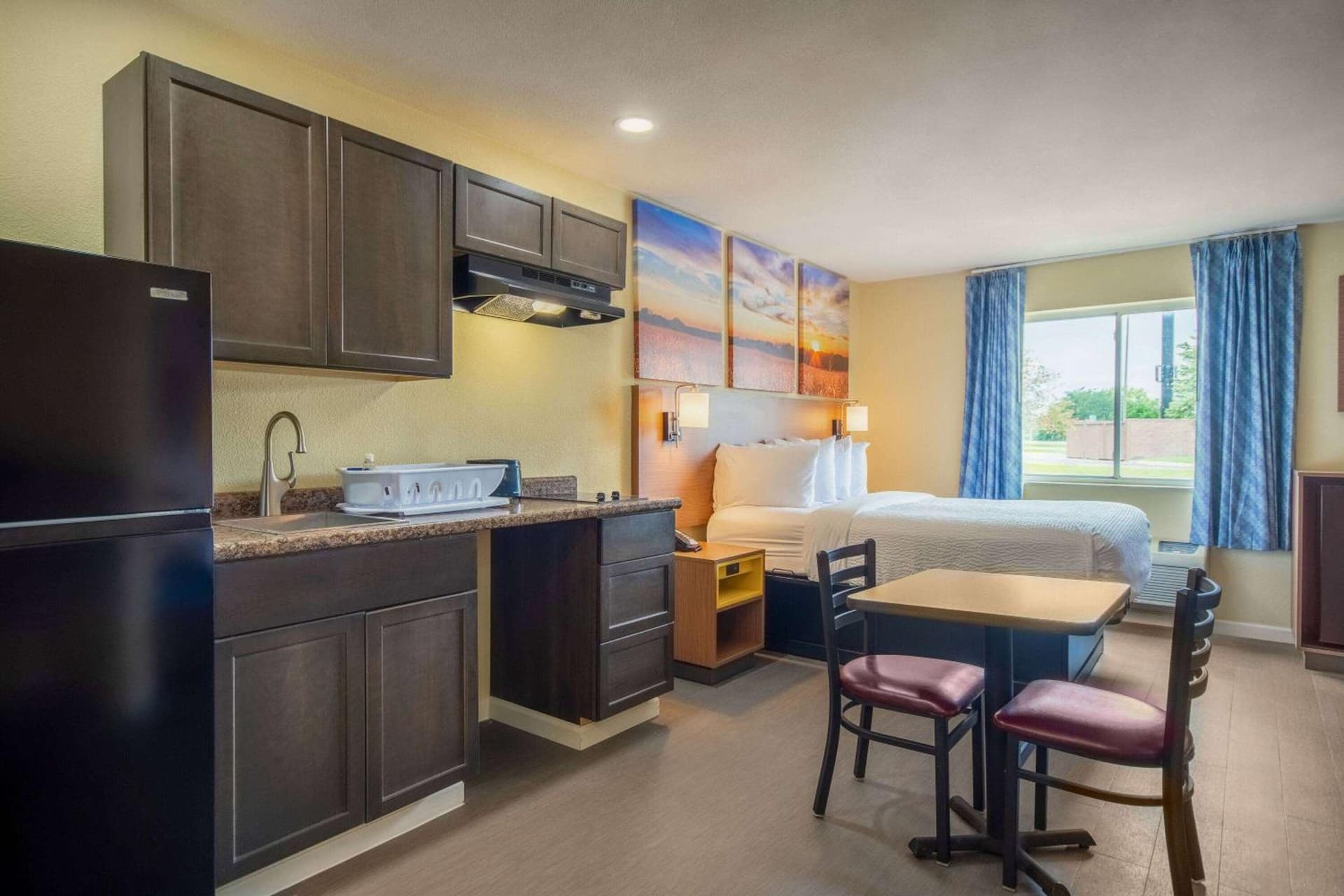 Days Inn by Wyndham Evansdale Waterloo gallery photo in Evansdale, IA — image 29