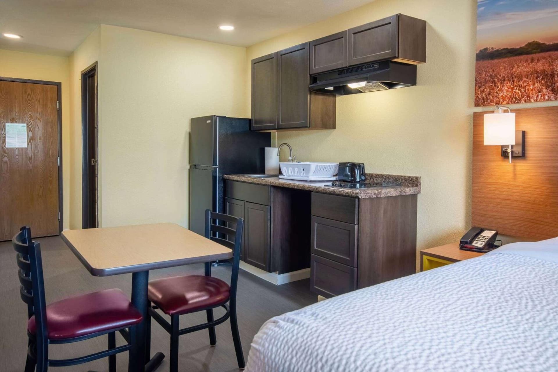 Days Inn by Wyndham Evansdale Waterloo gallery photo in Evansdale, IA — image 46