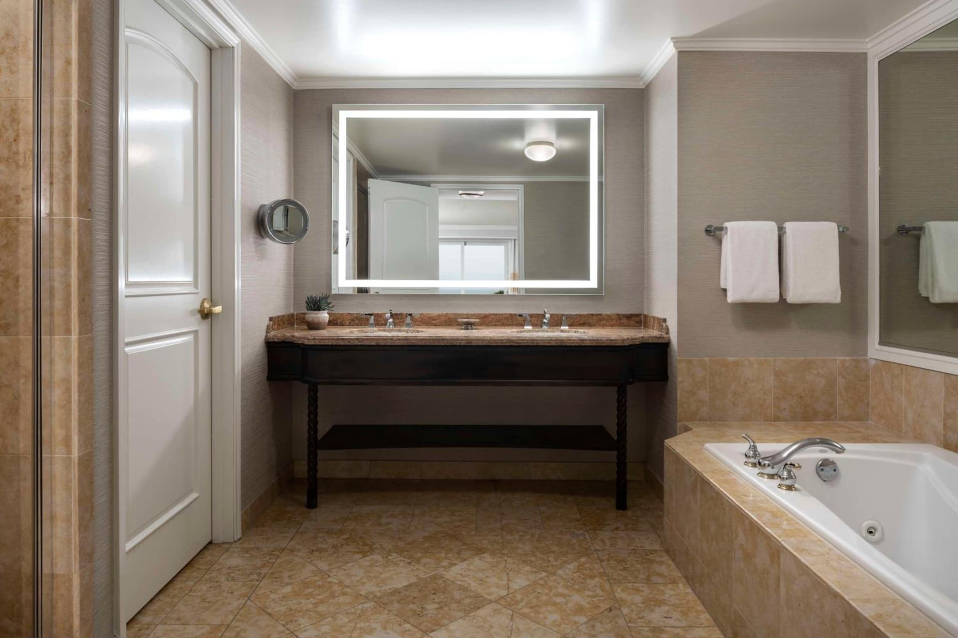Hyatt Regency Huntington Beach Resort and Spa gallery photo in Huntington Beach, CA — image 129