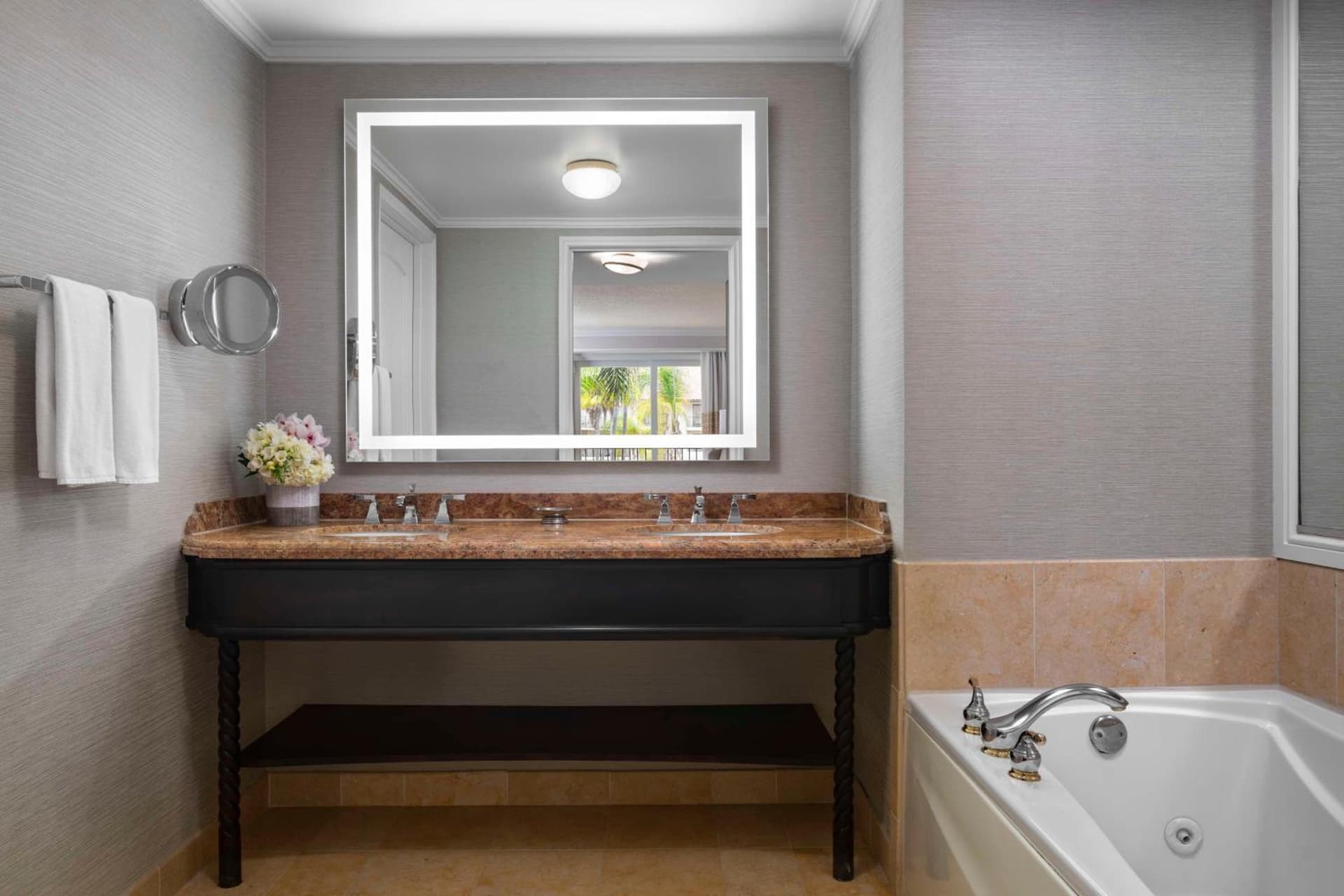 Hyatt Regency Huntington Beach Resort and Spa gallery photo in Huntington Beach, CA — image 87