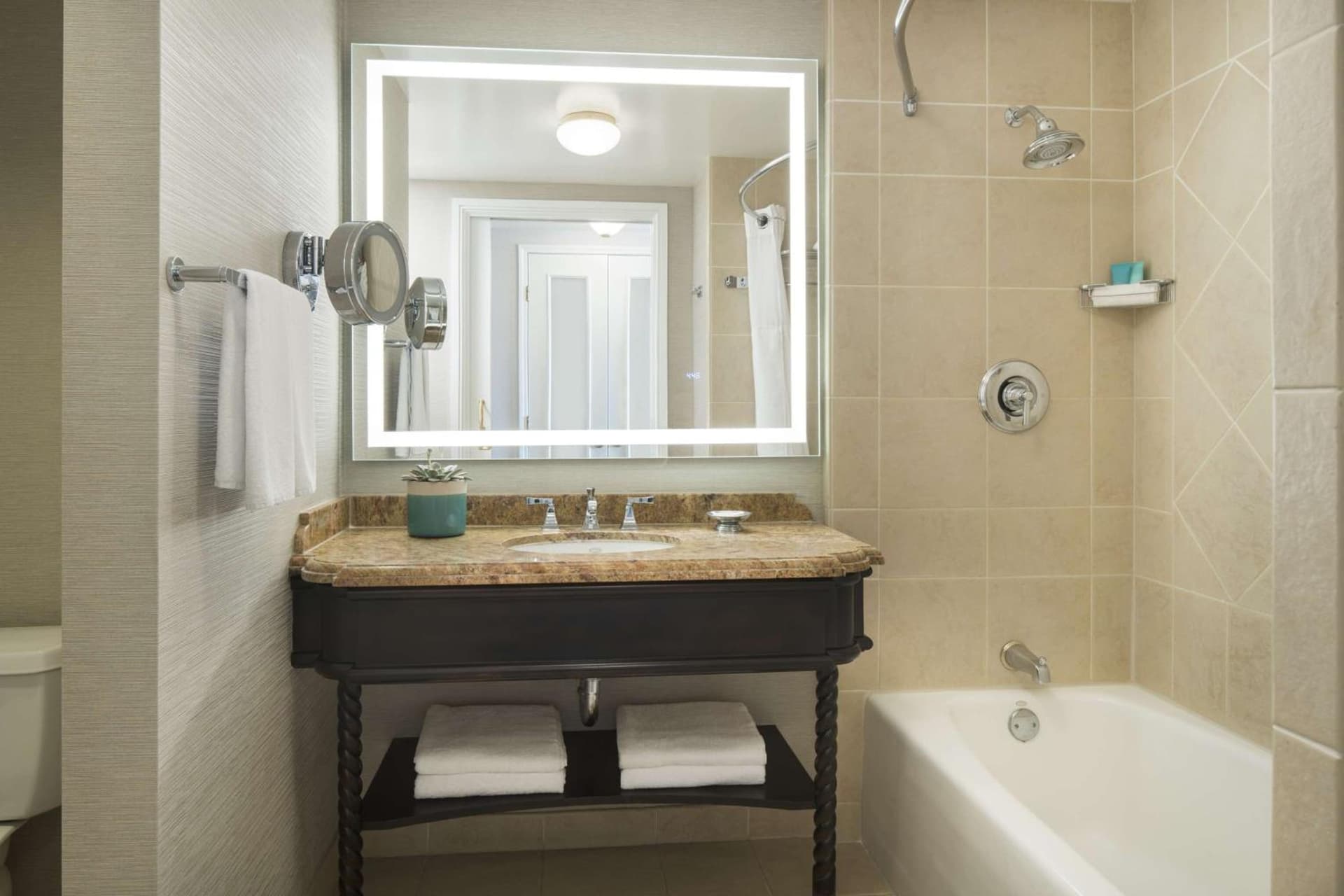 Hyatt Regency Huntington Beach Resort and Spa gallery photo in Huntington Beach, CA — image 13
