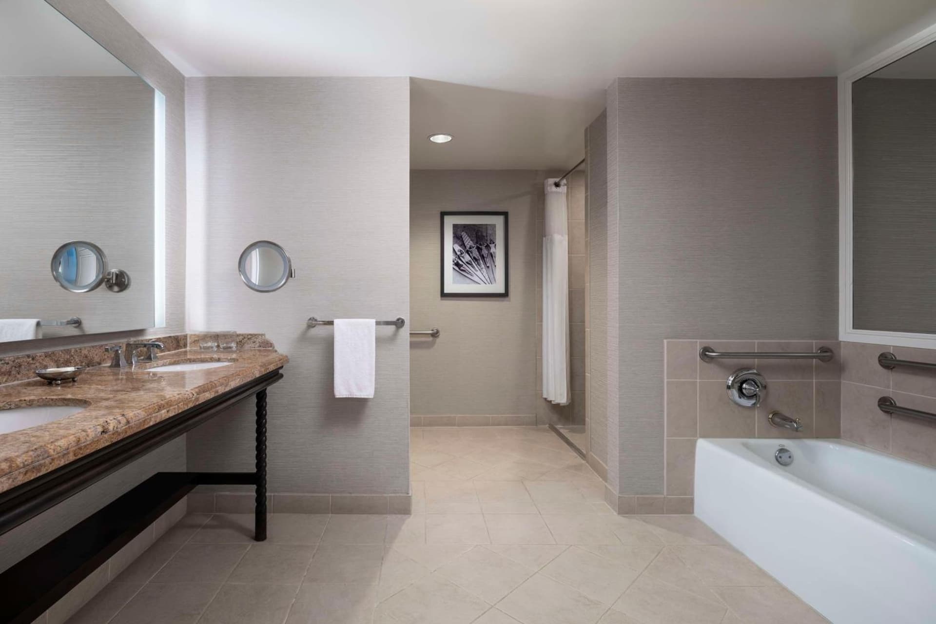 Hyatt Regency Huntington Beach Resort and Spa gallery photo in Huntington Beach, CA — image 61