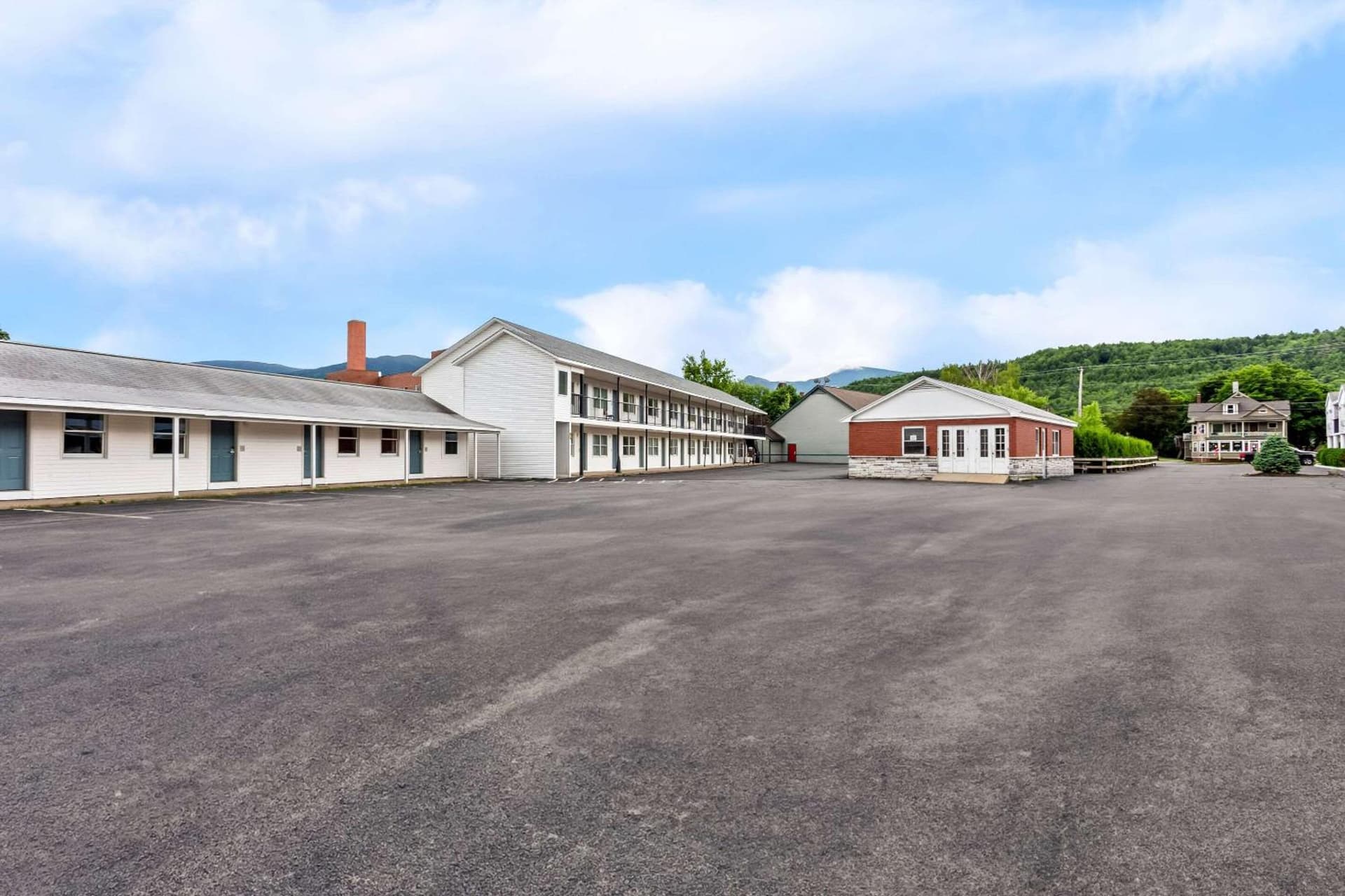 Quality Inn & Suites Gorham Riverside property views in Gorham — gallery photo 3