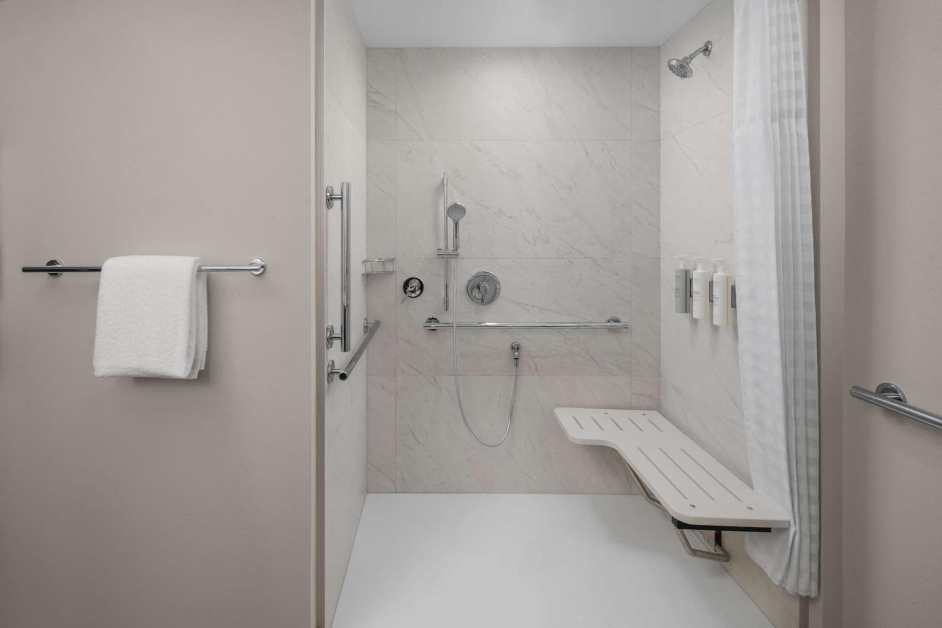 Embassy Suites By Hilton Madison Downtown gallery photo in Madison, WI — image 24