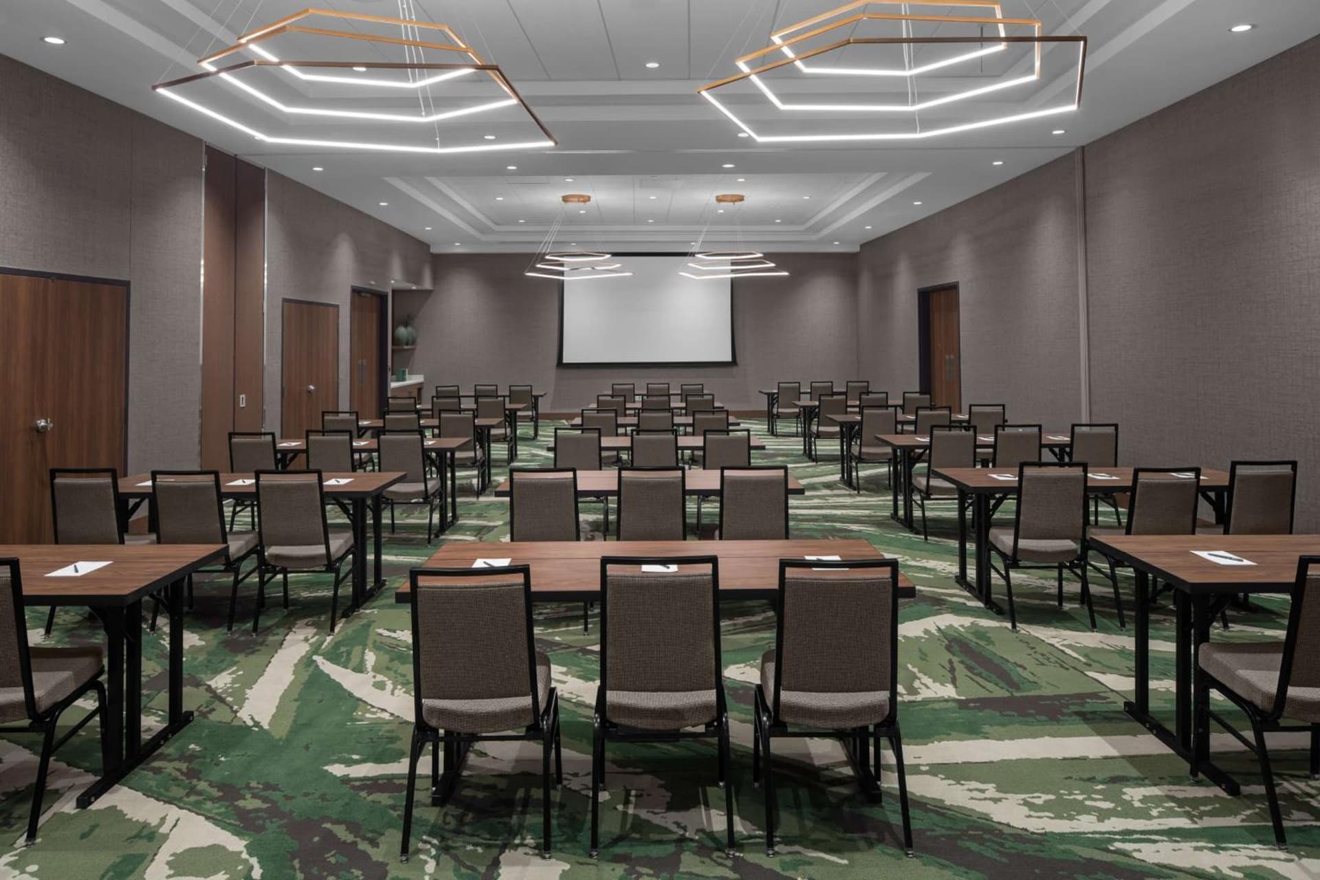 Embassy Suites By Hilton Madison Downtown gallery photo in Madison, WI — image 20