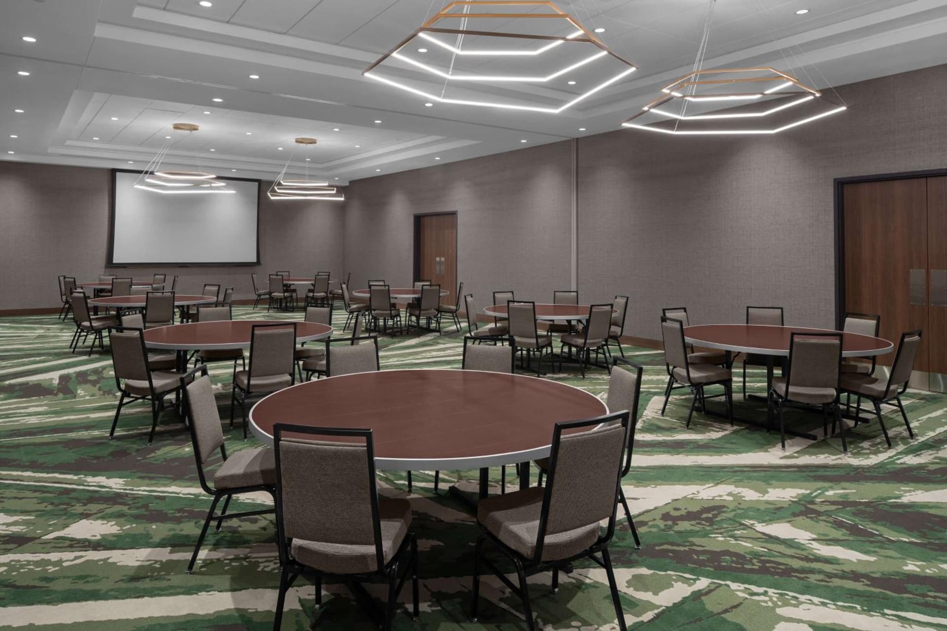 Embassy Suites By Hilton Madison Downtown gallery photo in Madison, WI — image 36
