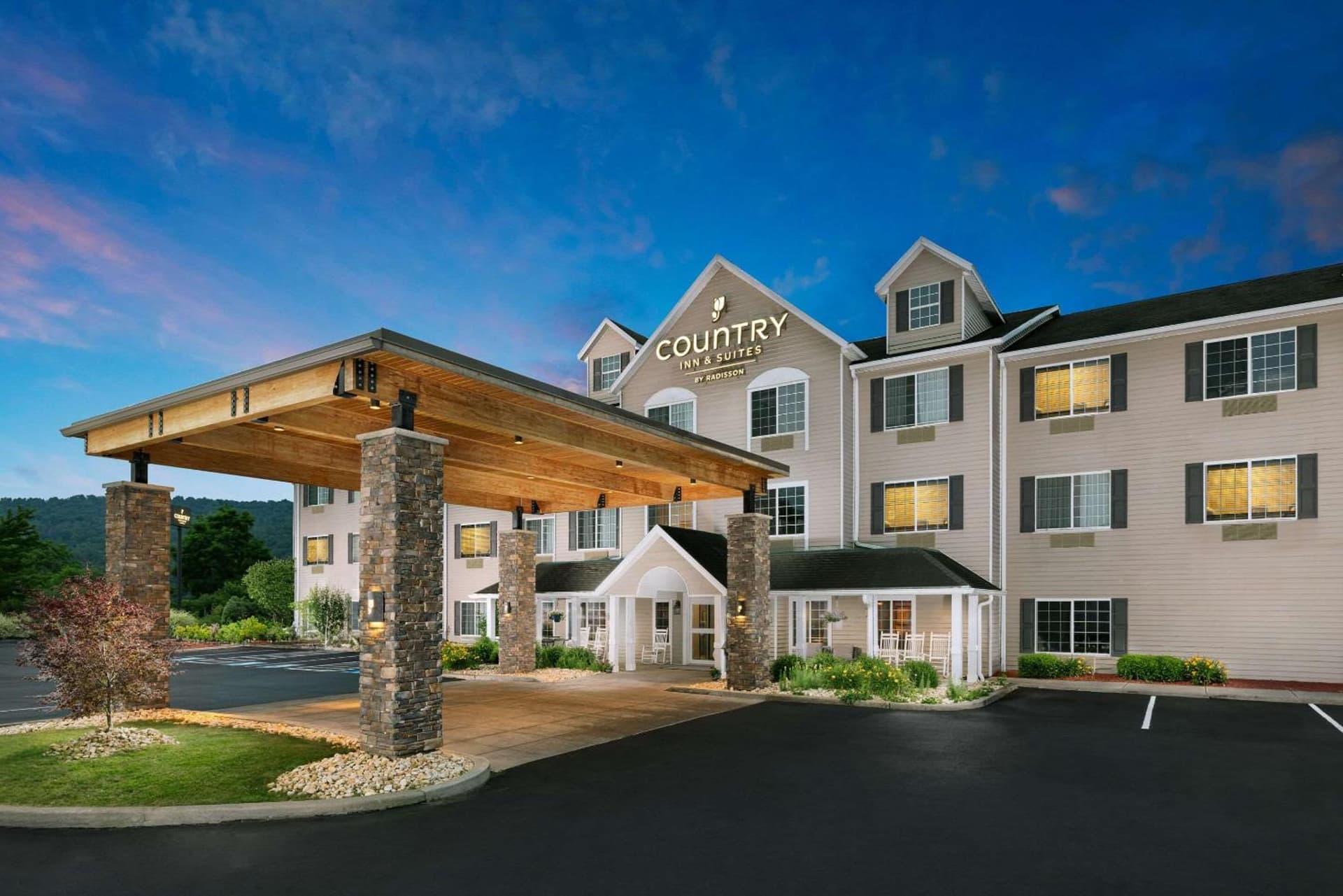 Country Inn & Suites by Radisson, Big Flats (Elmira), NY property views in Horseheads, NY — gallery photo 3