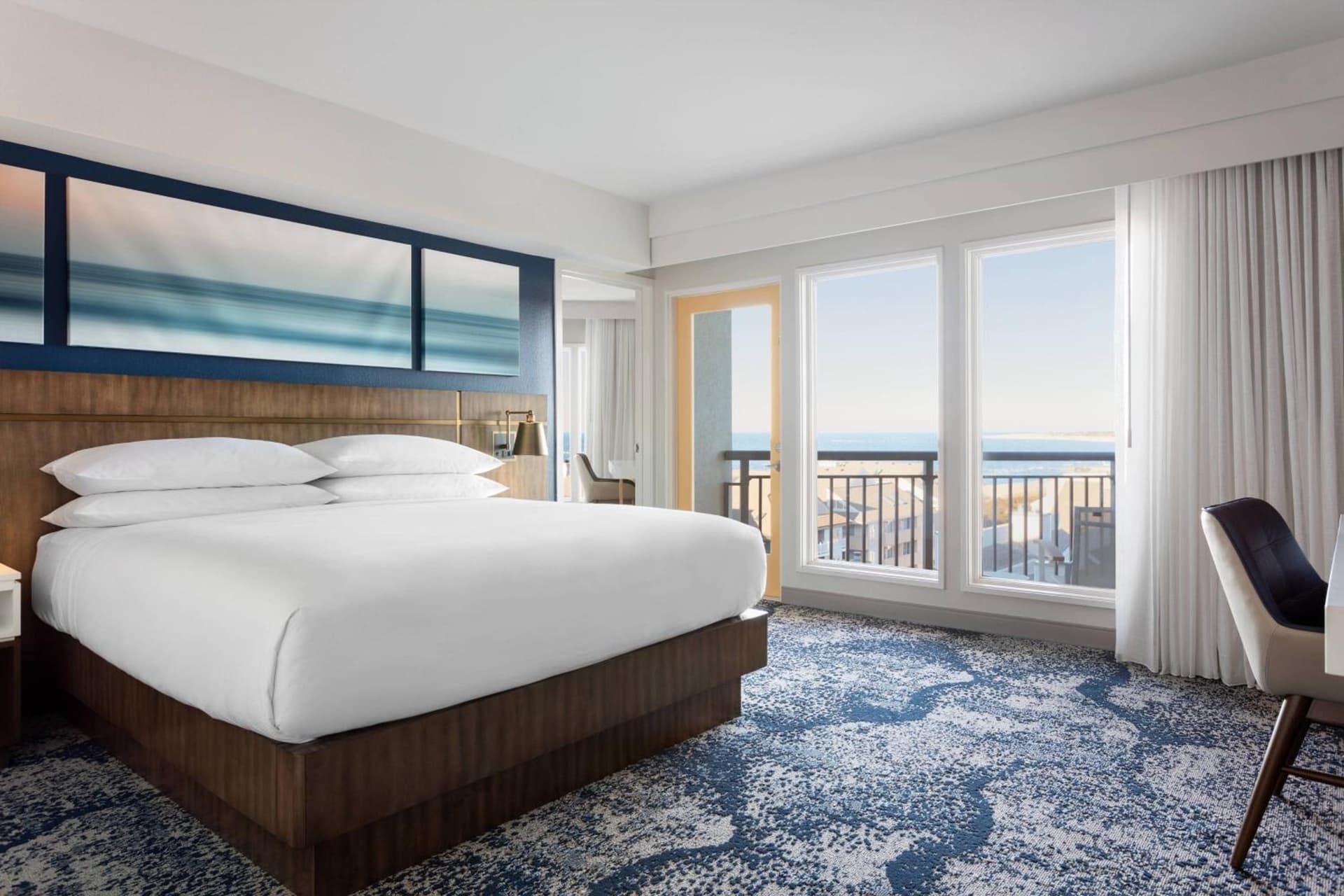 Delta Hotels by Marriott™ Virginia Beach Waterfront Suites gallery photo in Virginia Beach, VA — image 27
