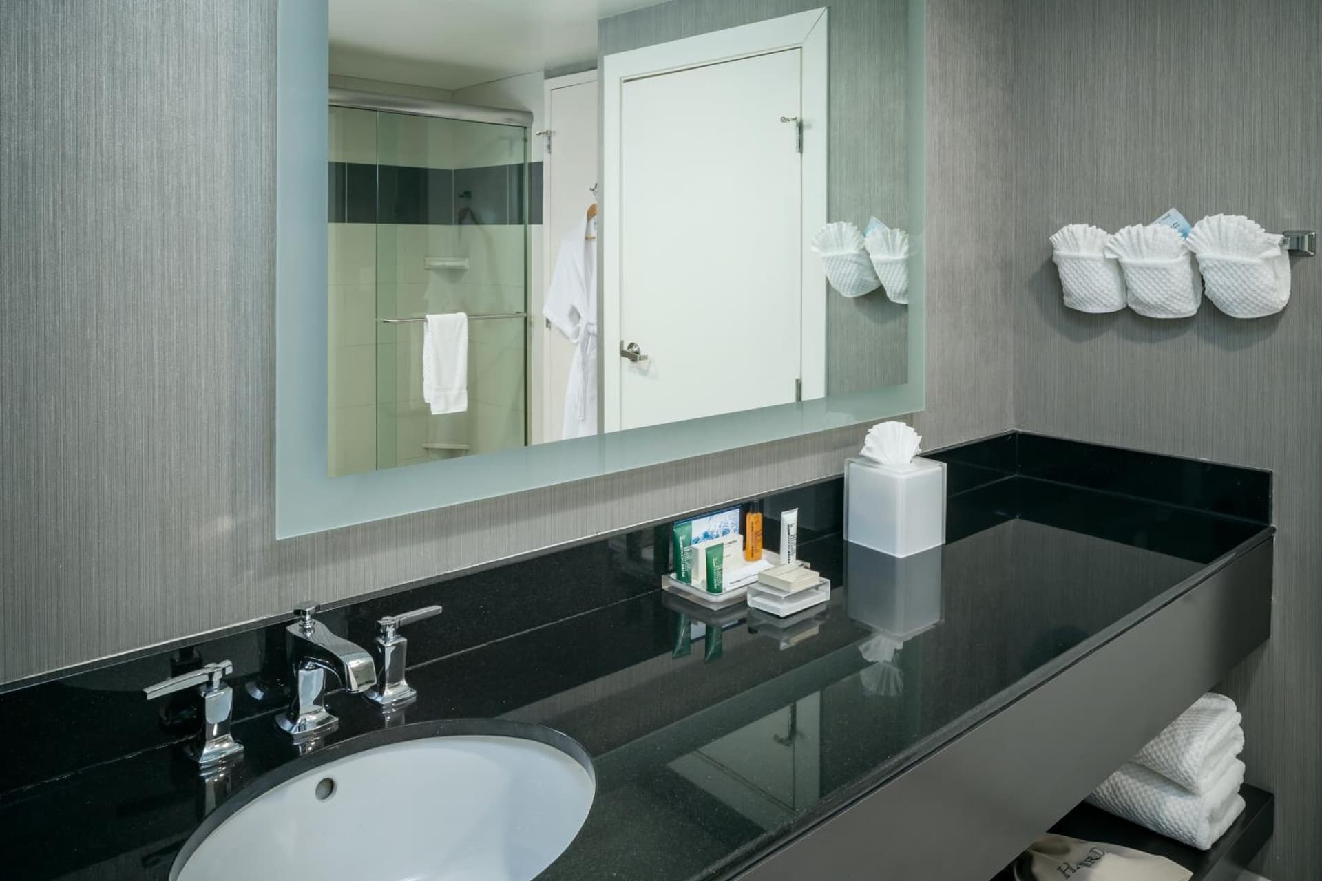 Hilton Suites Brentwood gallery photo in Brentwood, TN — image 11