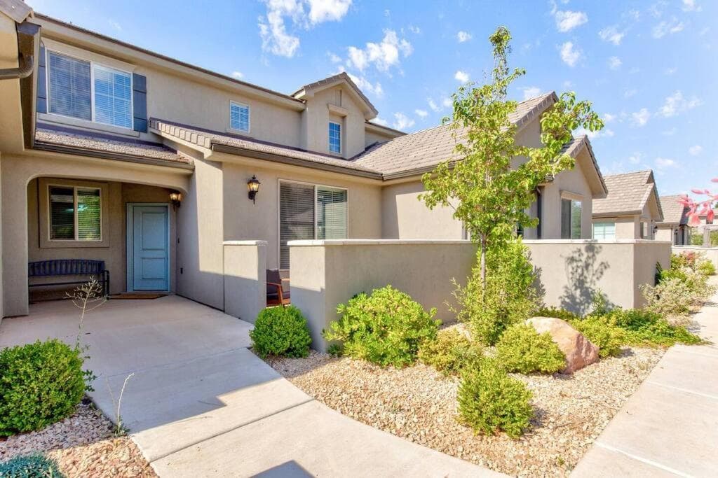 Sienna Hills Escape with Hot Tub and Community Pool — hotel in Washington, Utah