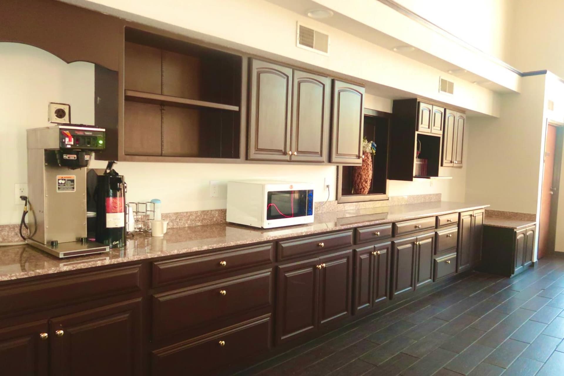 Studio 6 Suites Elkhart, IN interior in Elkhart, IN — gallery photo 2