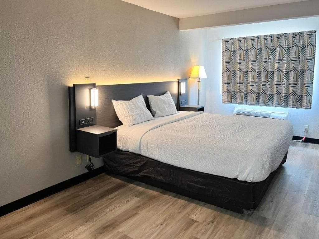 Studio 6 Suites Elkhart, IN gallery photo in Elkhart, IN — image 6