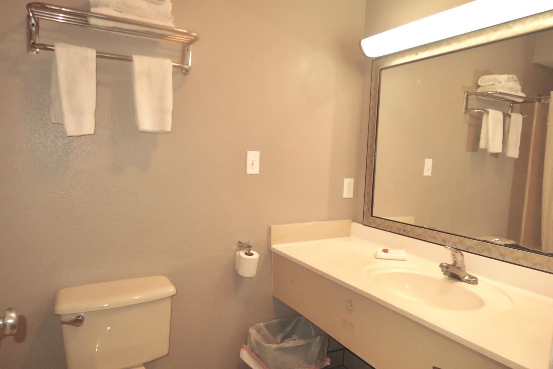 Studio 6 Suites Elkhart, IN gallery photo in Elkhart, IN — image 22