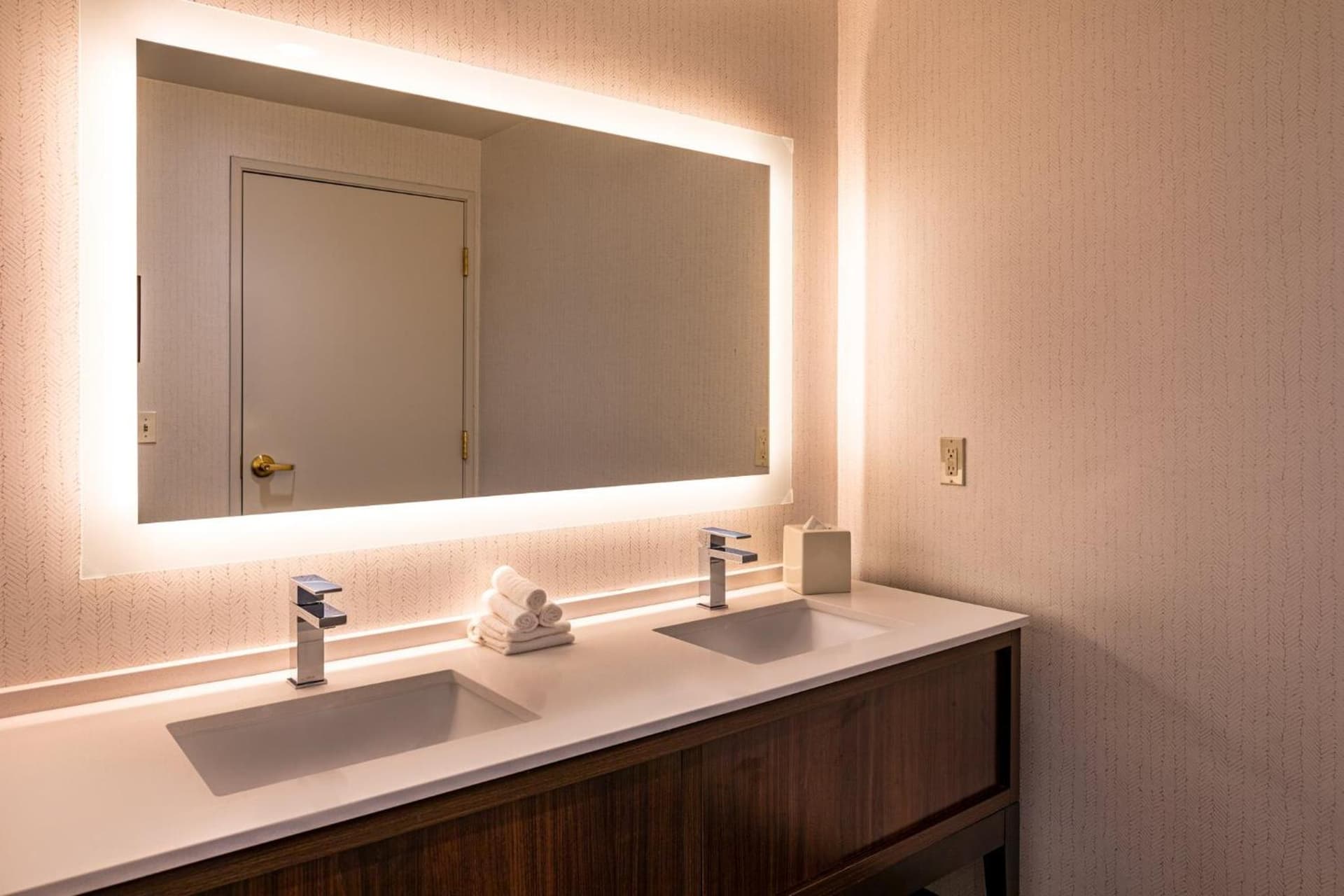 Holiday Inn & Suites Oakland - Airport by IHG gallery photo in Oakland, CA — image 15