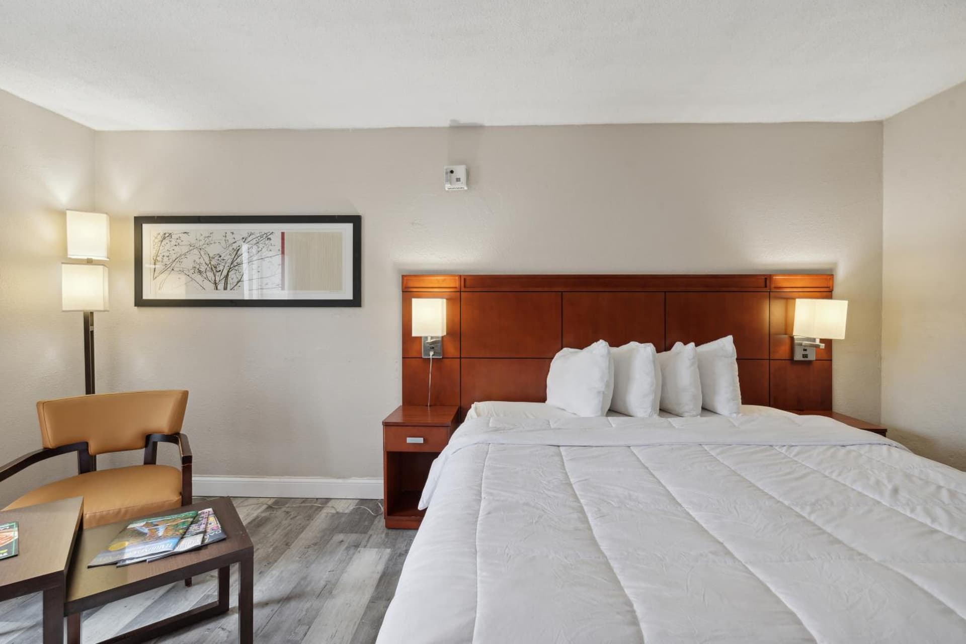 Miami Suites Hotel gallery photo in Toledo, OH — image 10