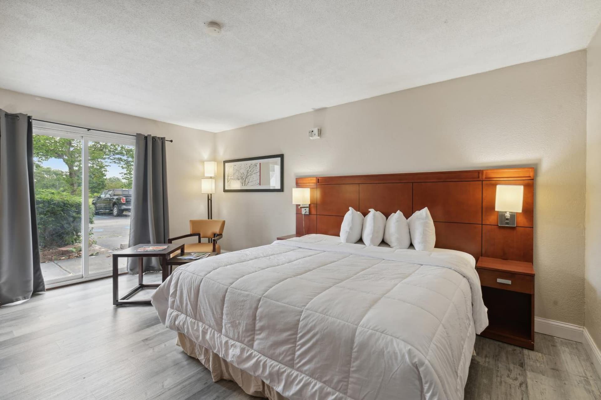 Miami Suites Hotel gallery photo in Toledo, OH — image 33