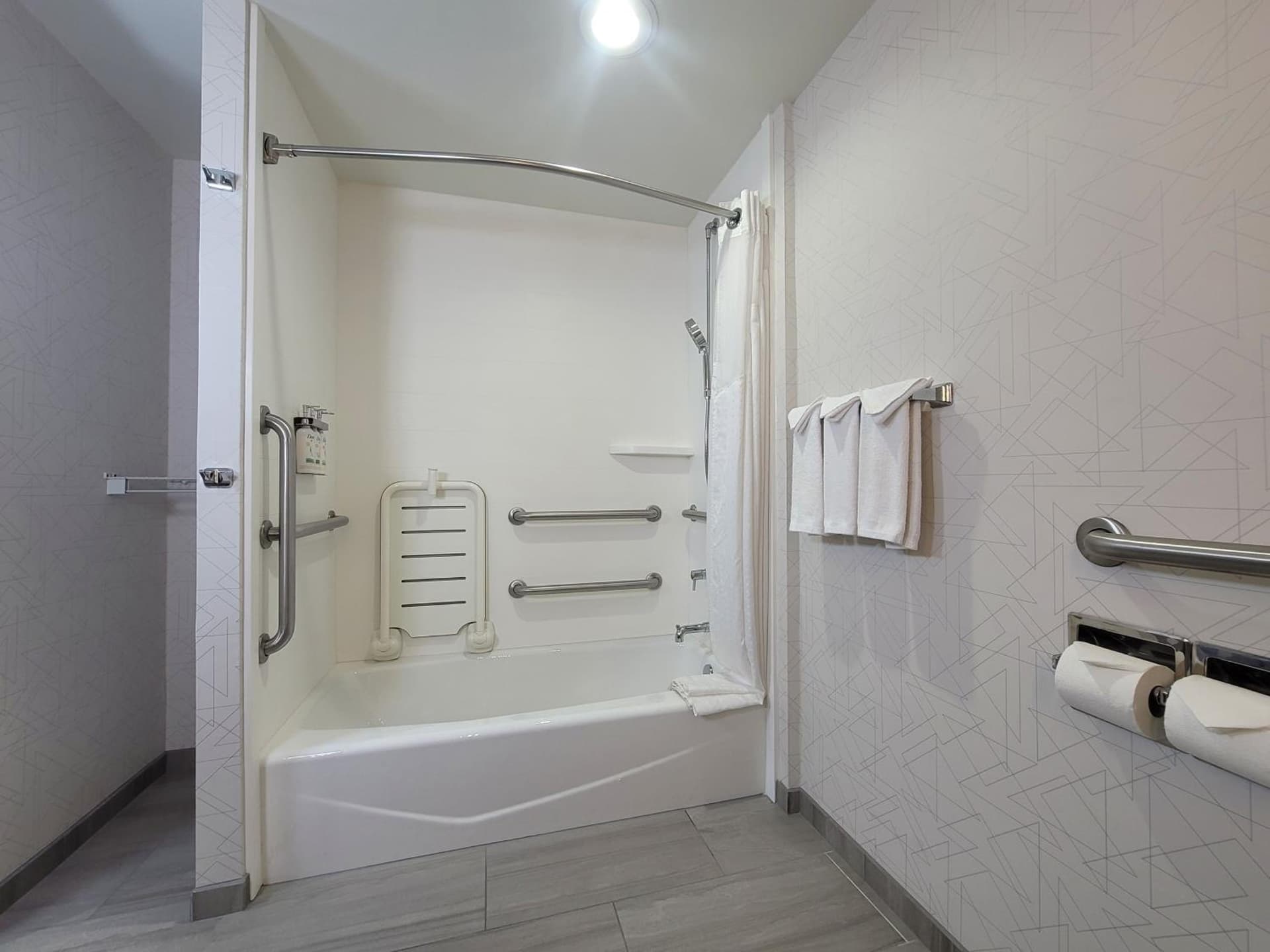 Holiday Inn Express San Diego South - Chula Vista by IHG gallery photo in Chula Vista, CA — image 7