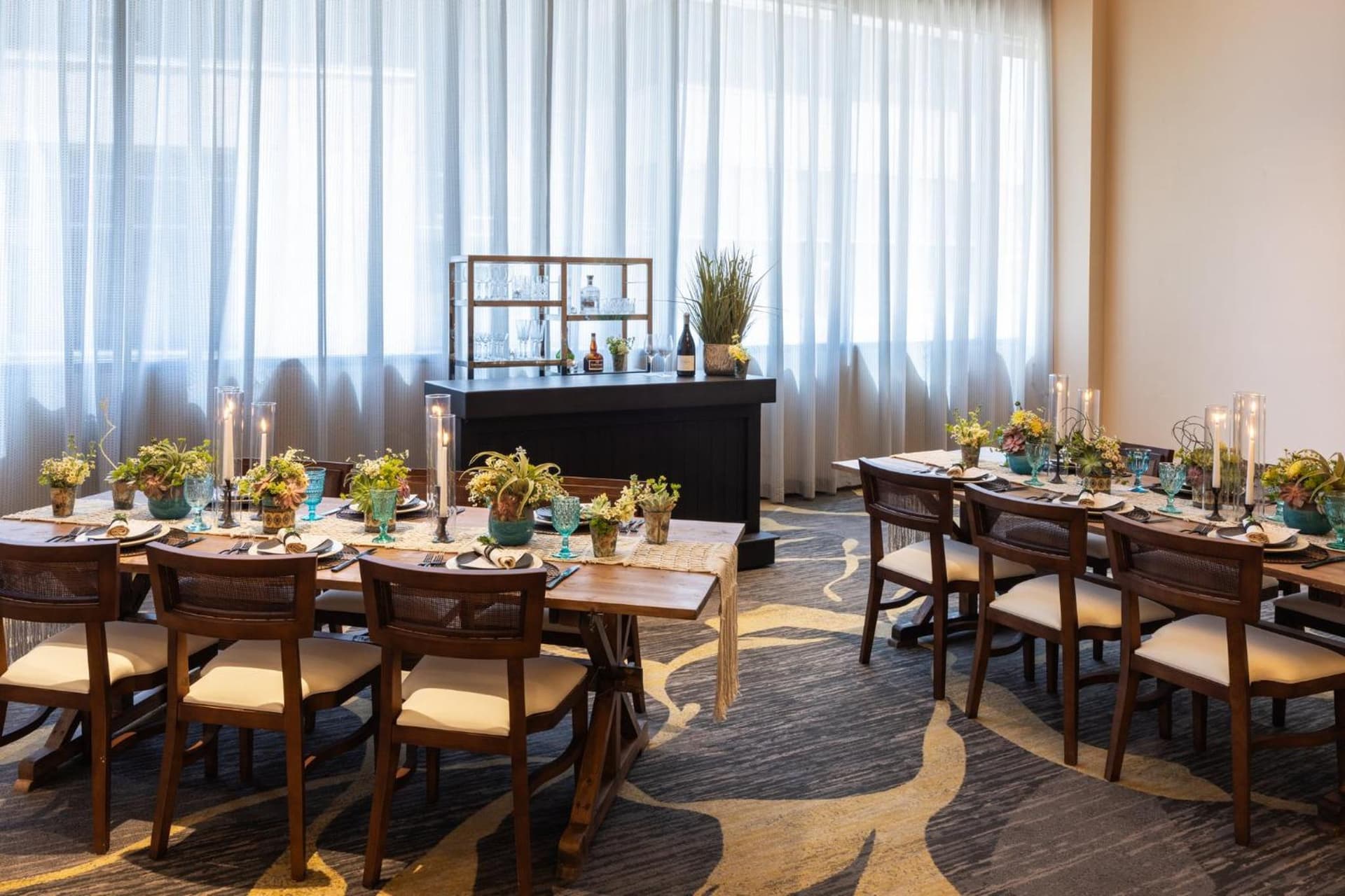 Kimpton Hotel Palomar Phoenix Cityscape by IHG gallery photo in Phoenix, AZ — image 4