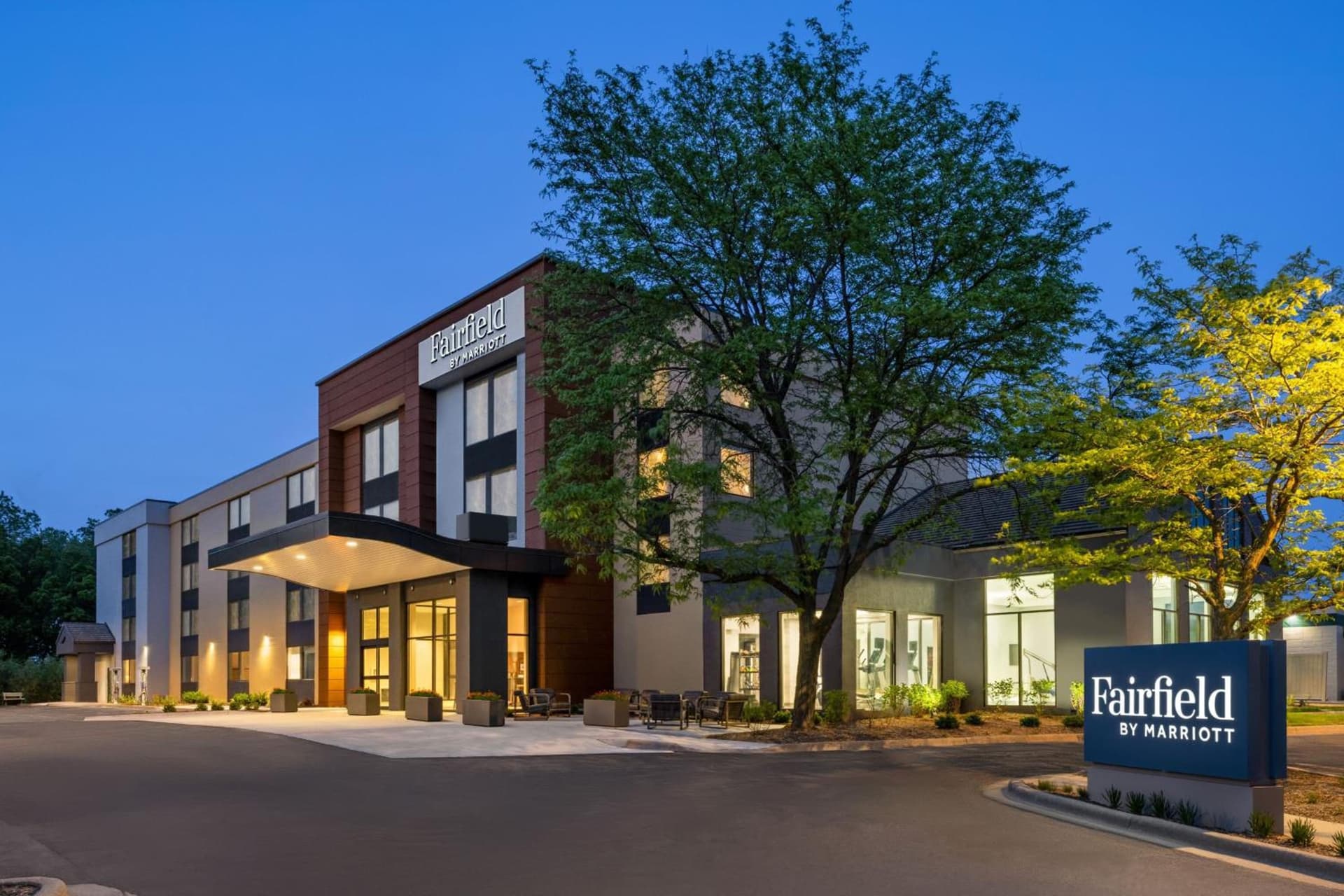 Fairfield by Marriott Inn & Suites Madison South interior in Madison, WI — gallery photo 2