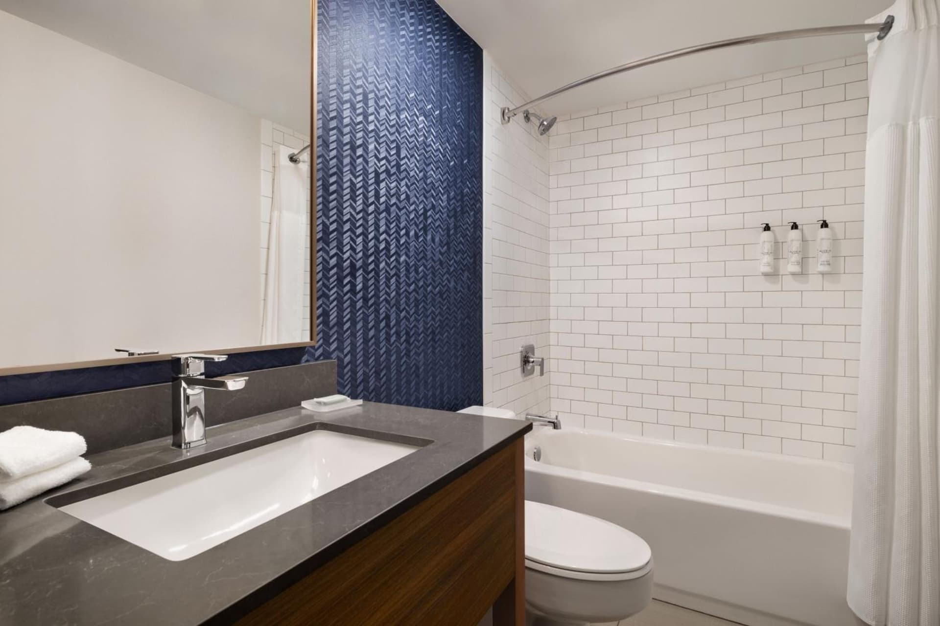 Fairfield by Marriott Inn & Suites Madison South gallery photo in Madison, WI — image 10