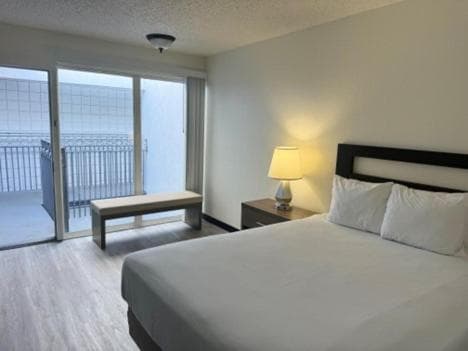 MC Pacific Inn & Suites Torrance property views in Torrance, CA — gallery photo 3