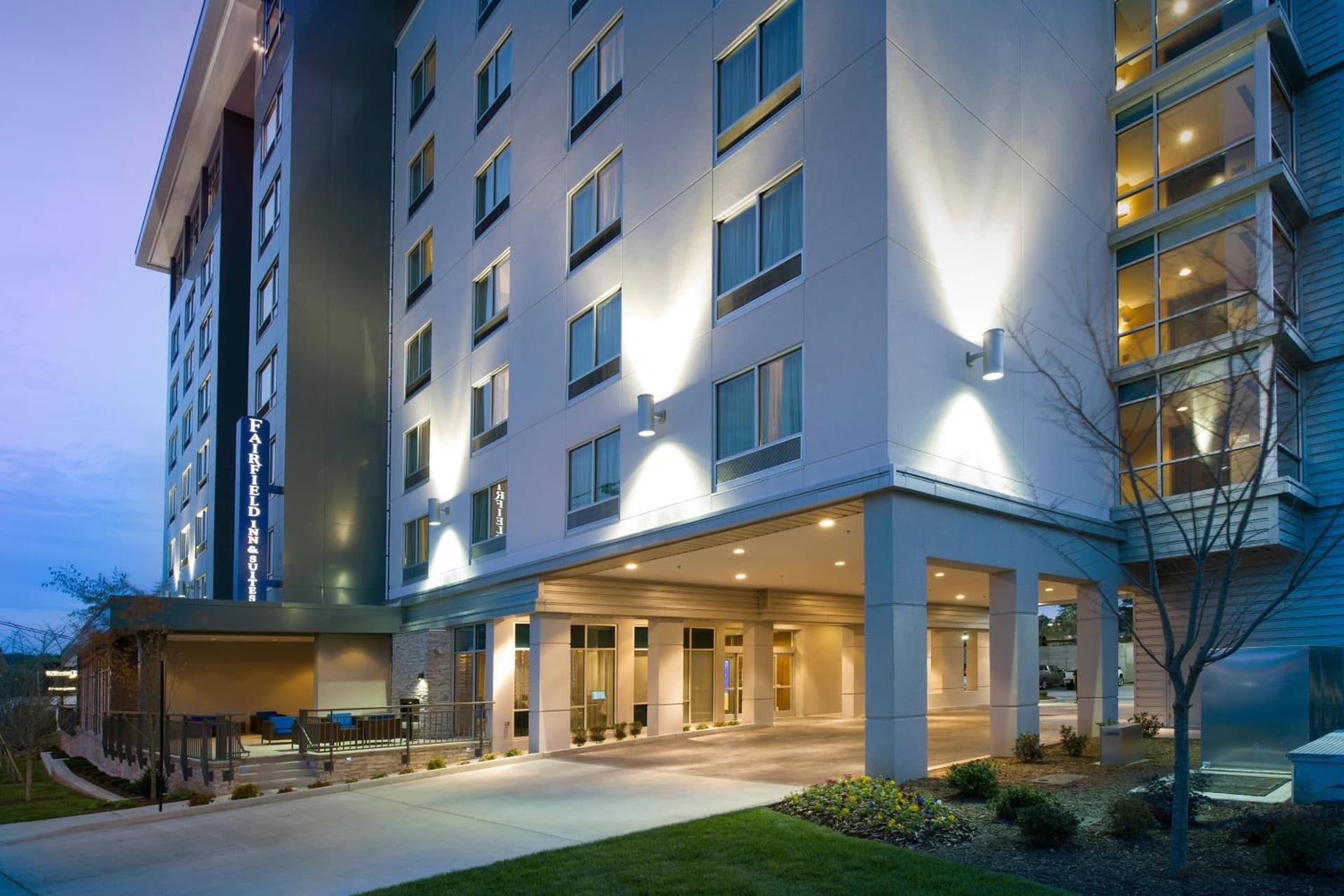 Fairfield Inn and Suites by Marriott Nashville Downtown/The Gulch property views in Nashville, TN — gallery photo 3