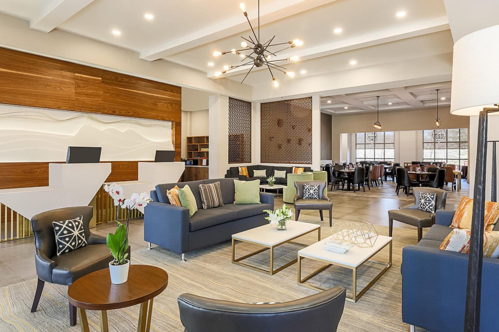 Sheraton Tarrytown Hotel interior in Tarrytown, NY — gallery photo 2