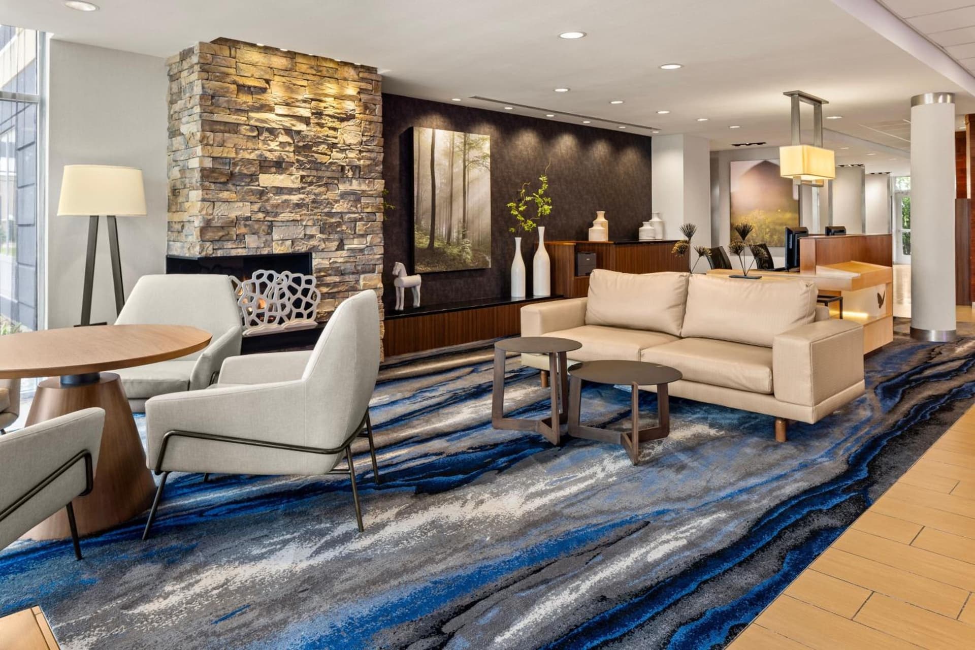Fairfield Inn & Suites by Marriott Waterloo Cedar Falls interior in Waterloo, IA — gallery photo 2