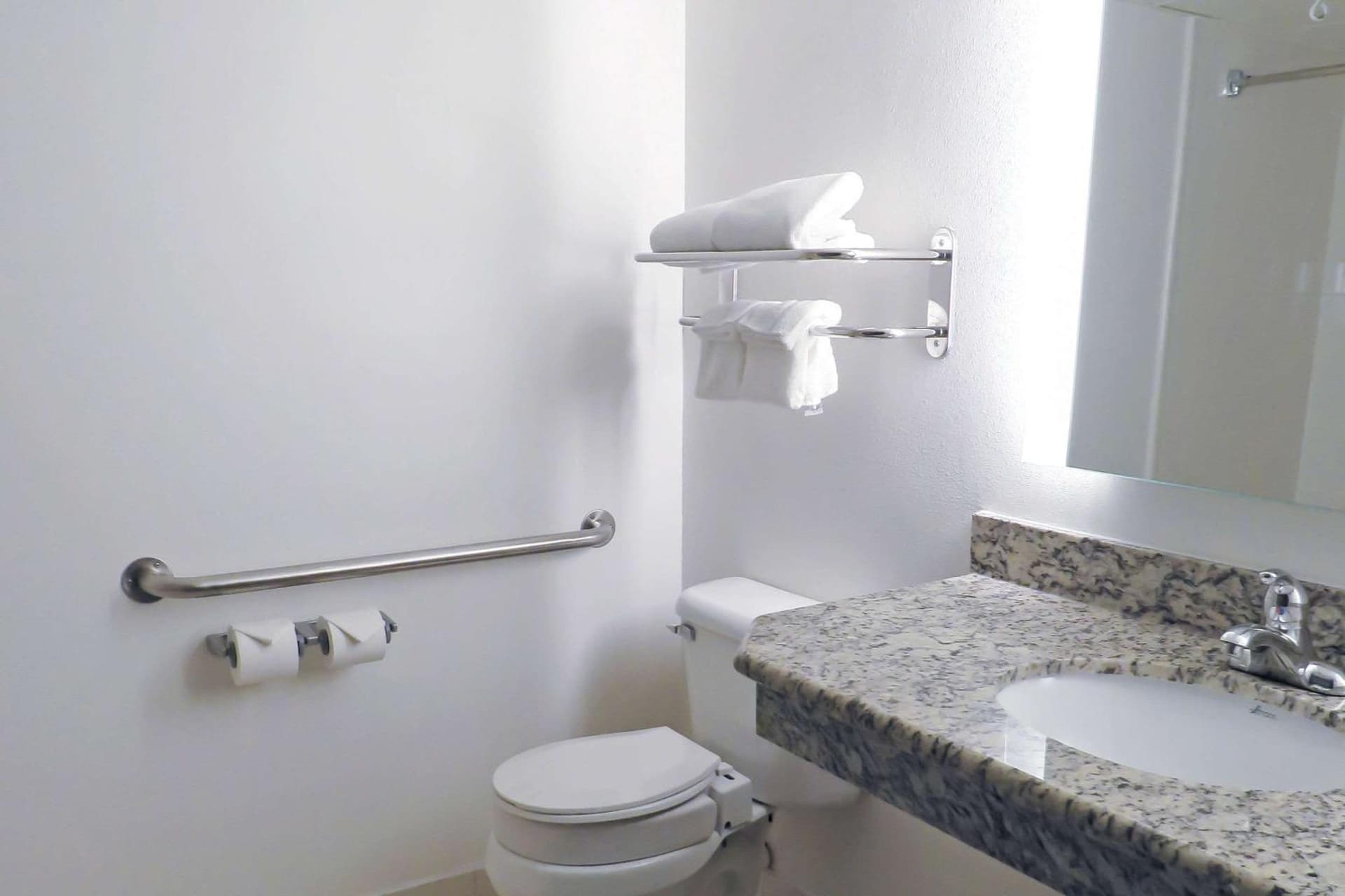 Quality Inn & Suites Everett gallery photo in Everett, WA — image 43