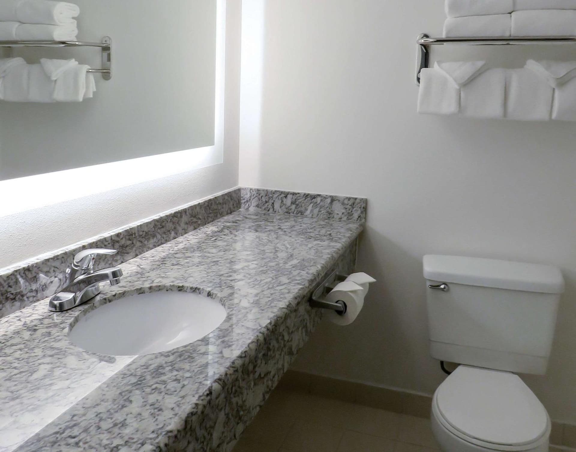 Quality Inn & Suites Everett gallery photo in Everett, WA — image 17