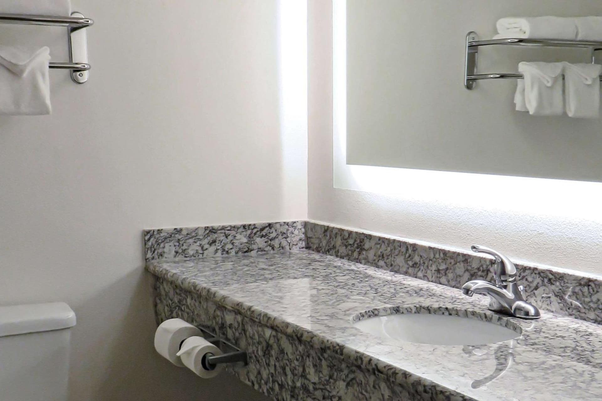 Quality Inn & Suites Everett gallery photo in Everett, WA — image 13